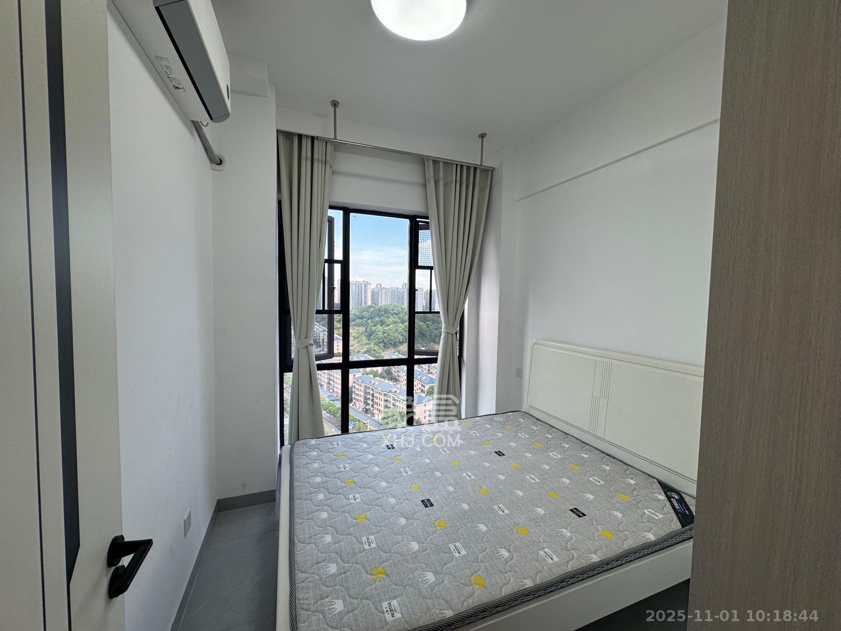 鄱阳汇金中心  1室0厅0卫    1800.0元/月室内图