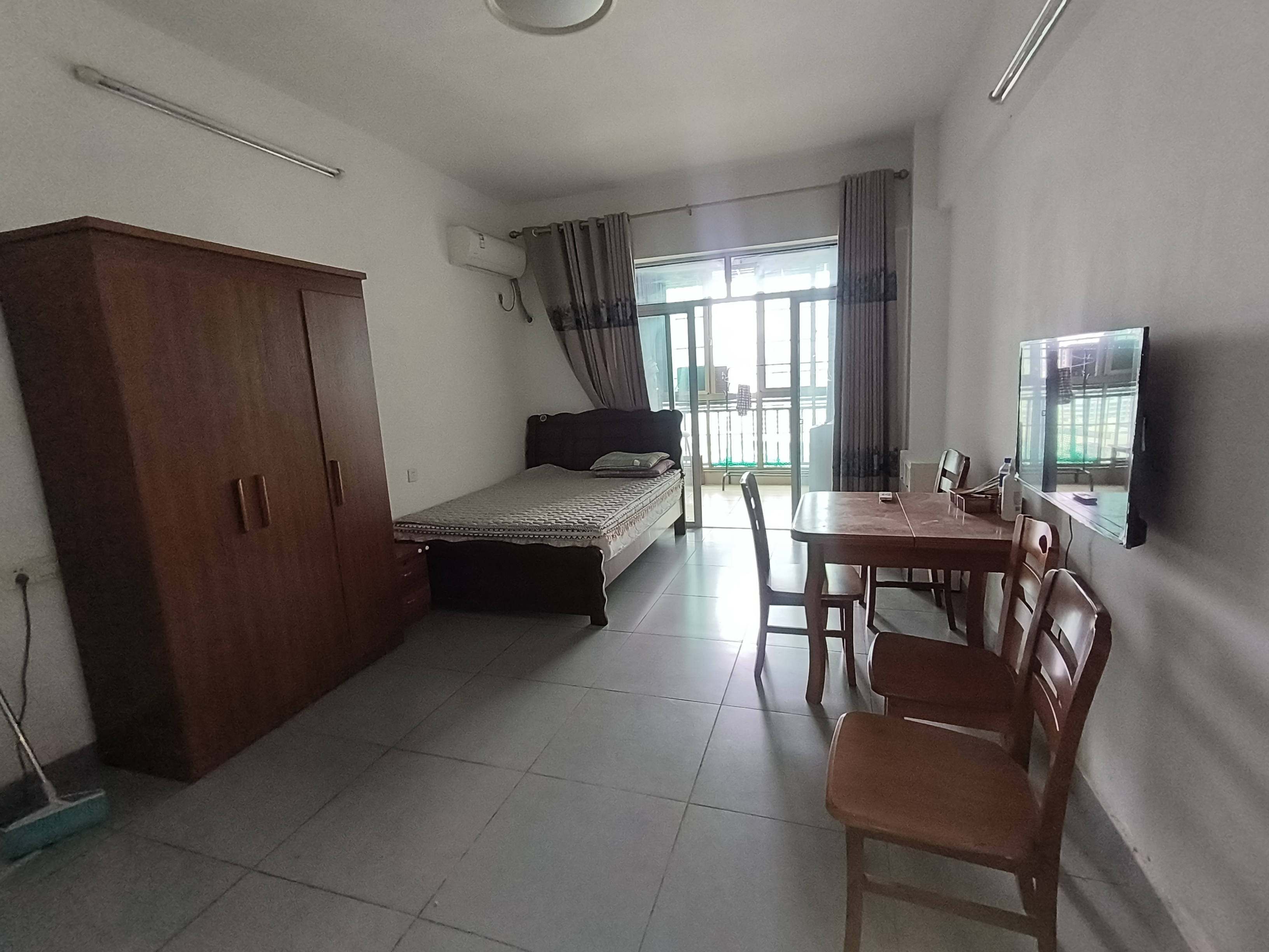 国公馆  1室0厅1卫    1500.0元/月室内图1