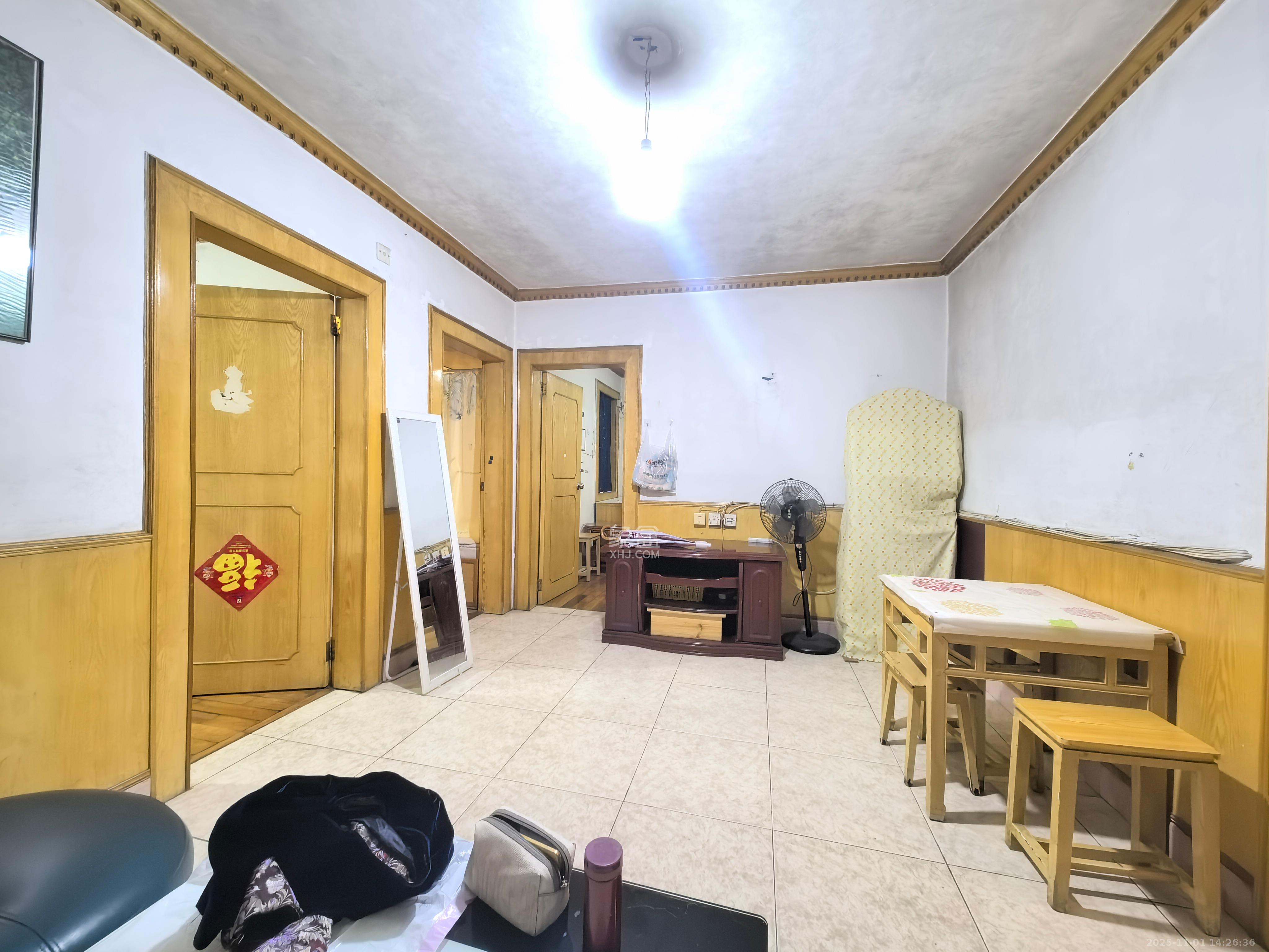 湖南日报宿舍  3室1厅1卫    2200.0元/月