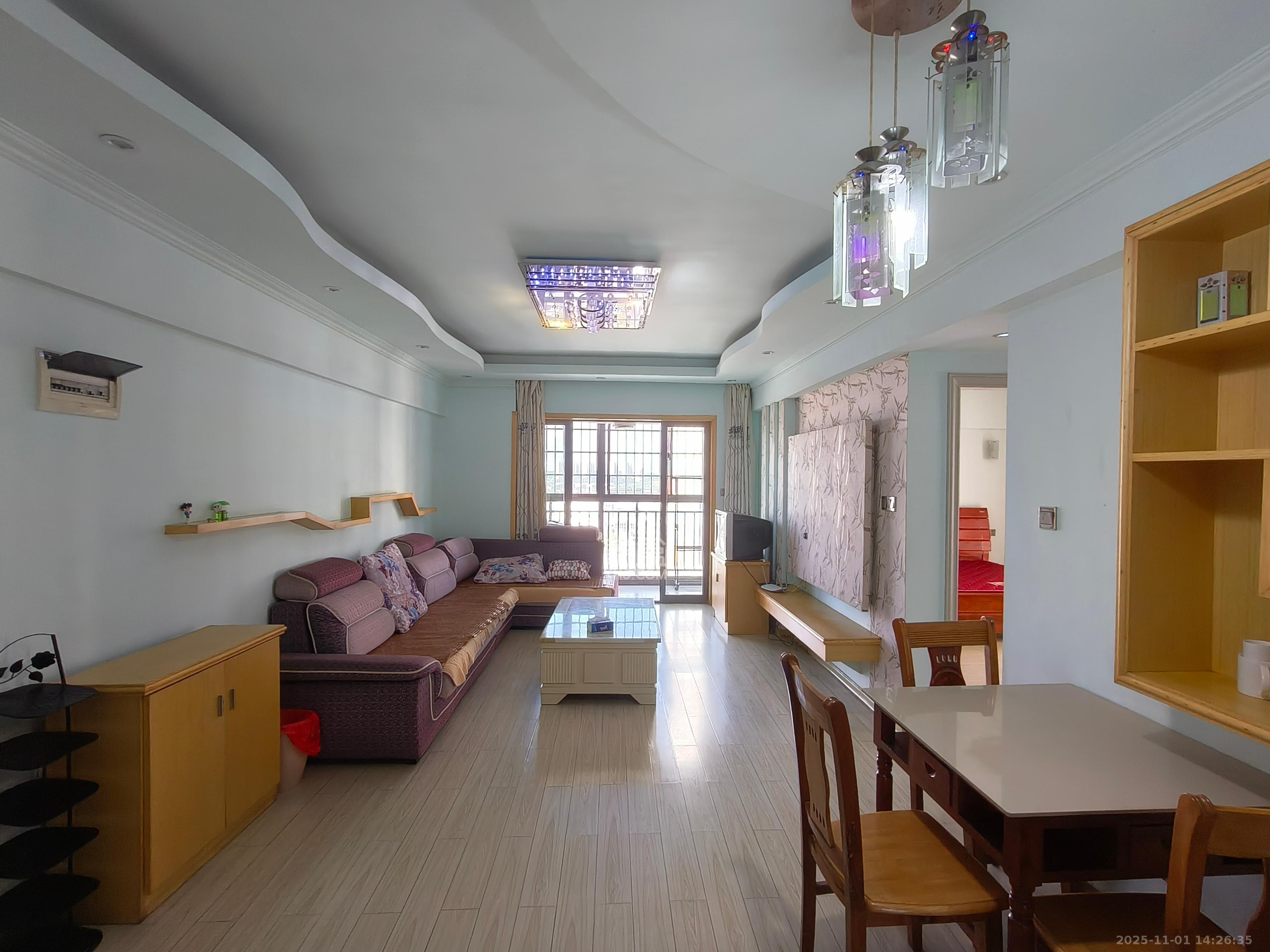 极目楚天  2室2厅1卫    2000.0元/月室内图