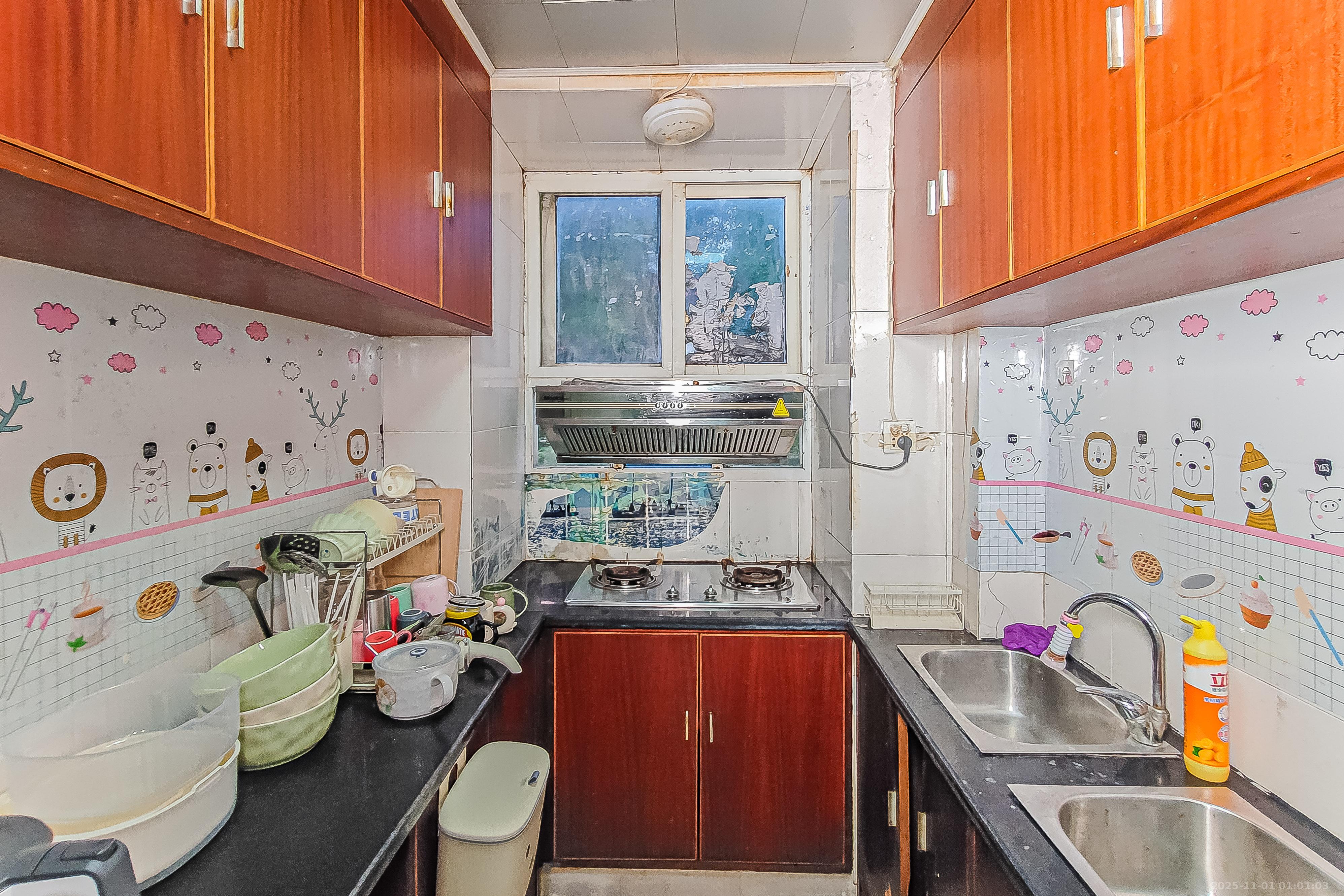 东瓜山一村  1室1厅1卫    20.0万厨房