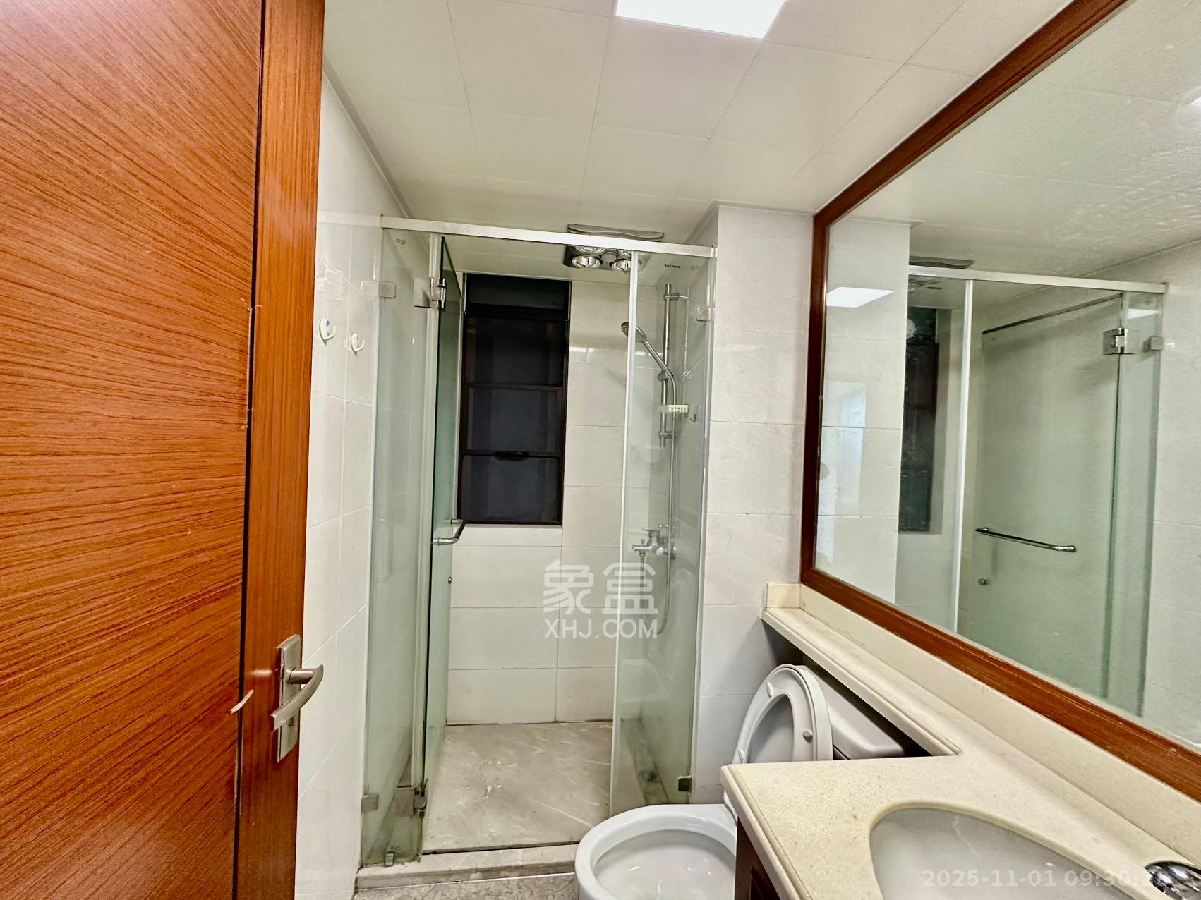 中海国际五期 3室2厅2卫 2400.0元/月 中海国际五期 3室2厅2卫 2400.0元/月室内图