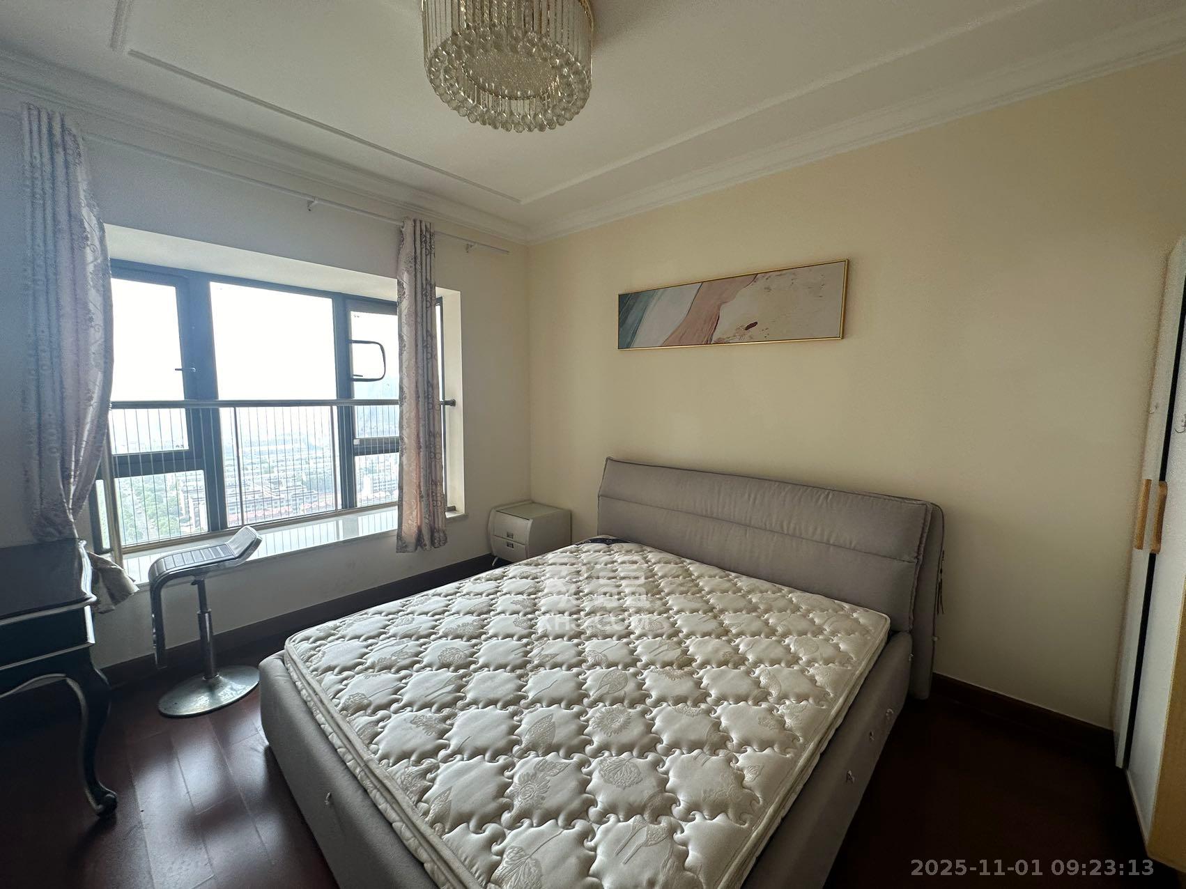 恒大御景半岛锦绣苑  3室2厅2卫    2900.0元/月室内图