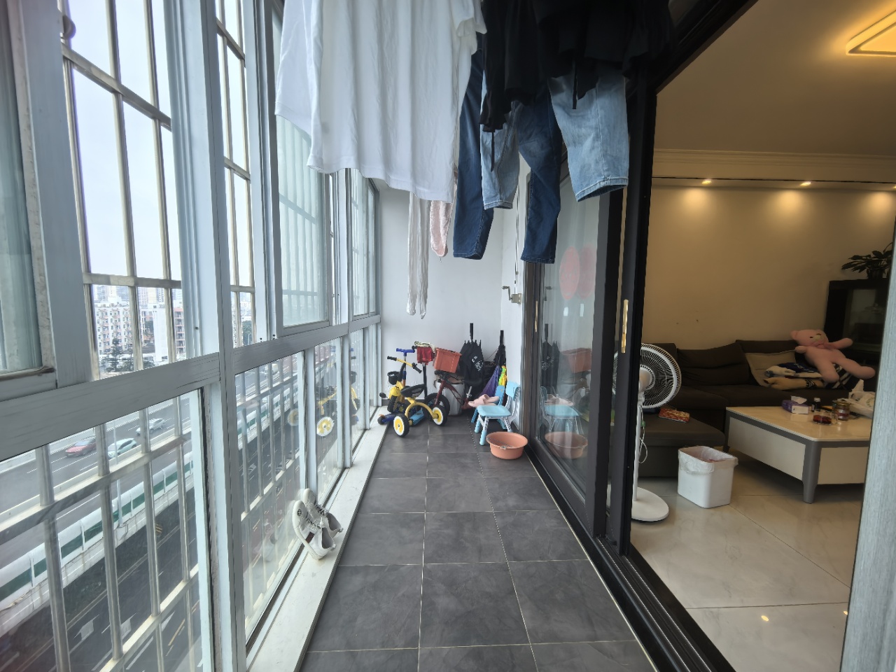 裕庄大厦  1室1厅1卫    135.0万室内图