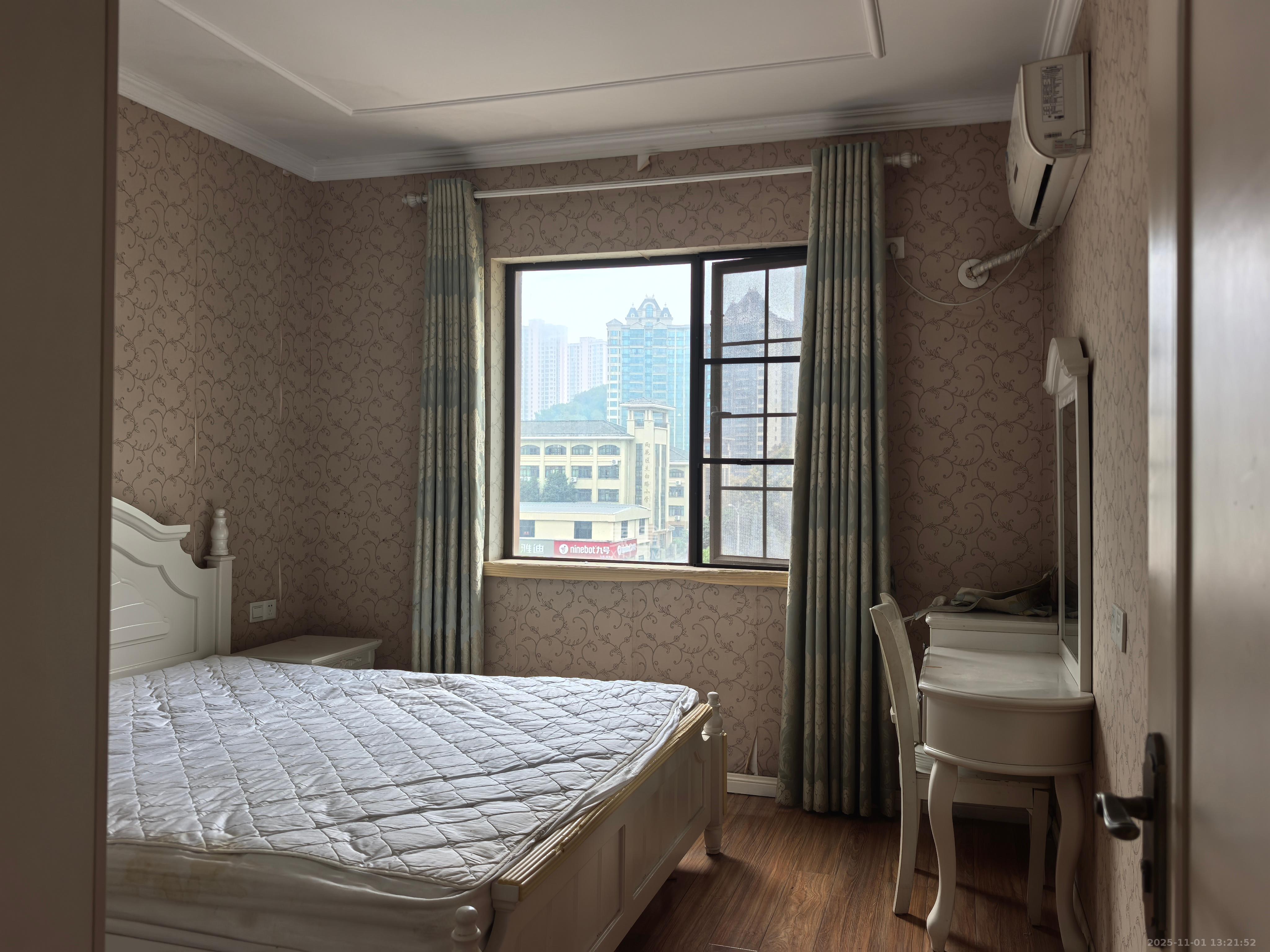 宏聚地中海  2室2厅1卫    2000.0元/月室内图