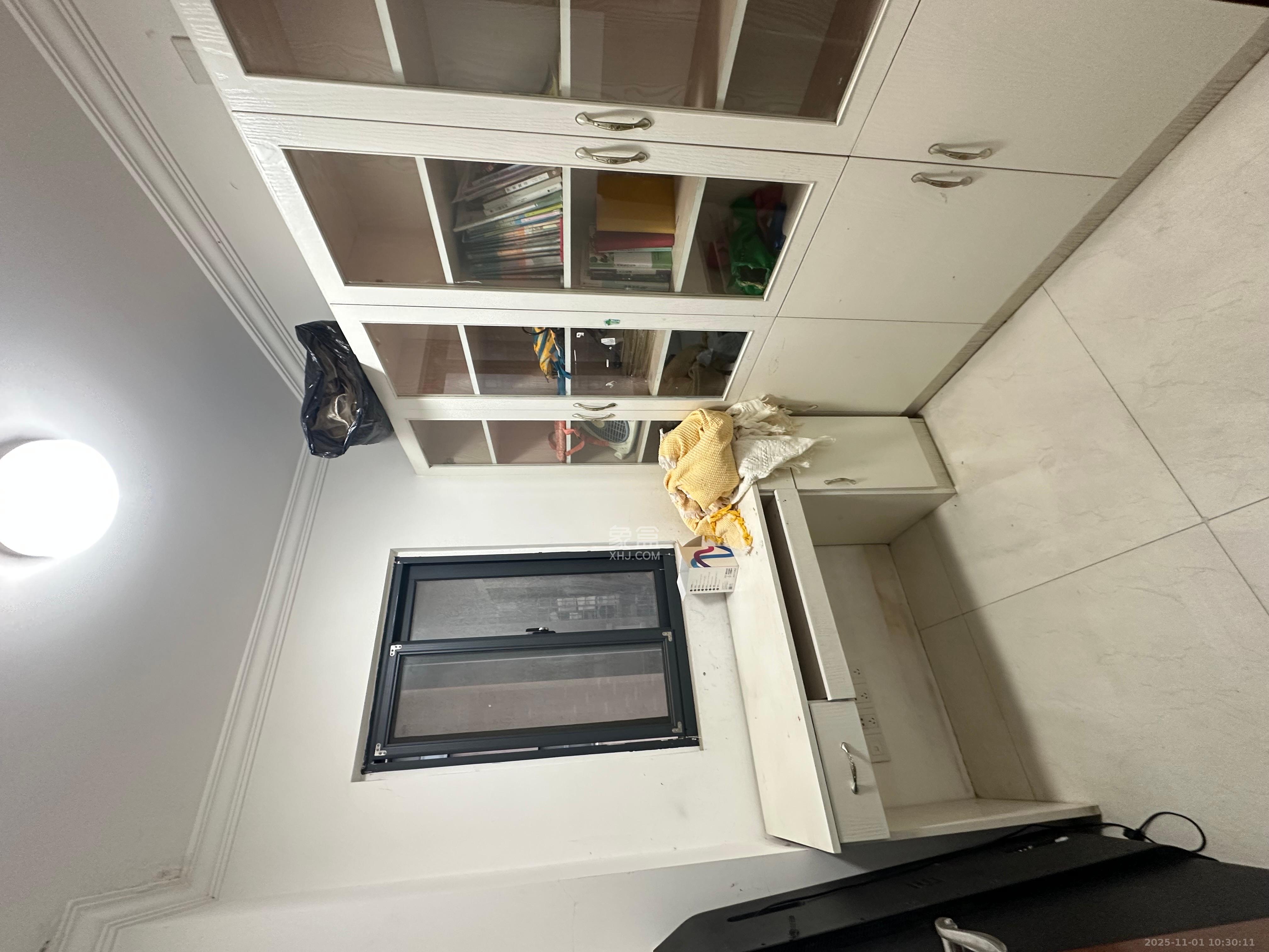 秀峰景园（领秀峰）  3室2厅1卫    1900.0元/月室内图