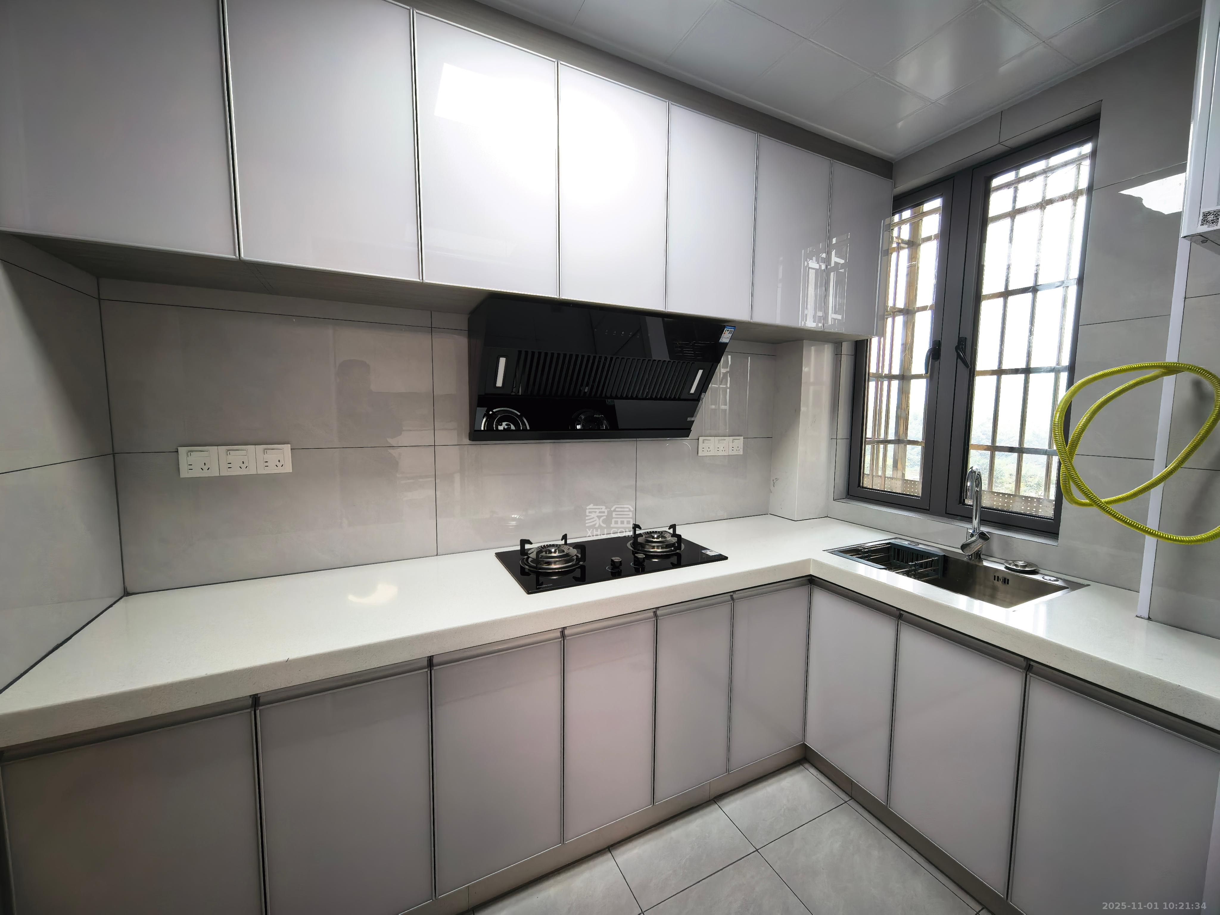 桥头家园三期  3室2厅2卫    2200.0元/月室内图