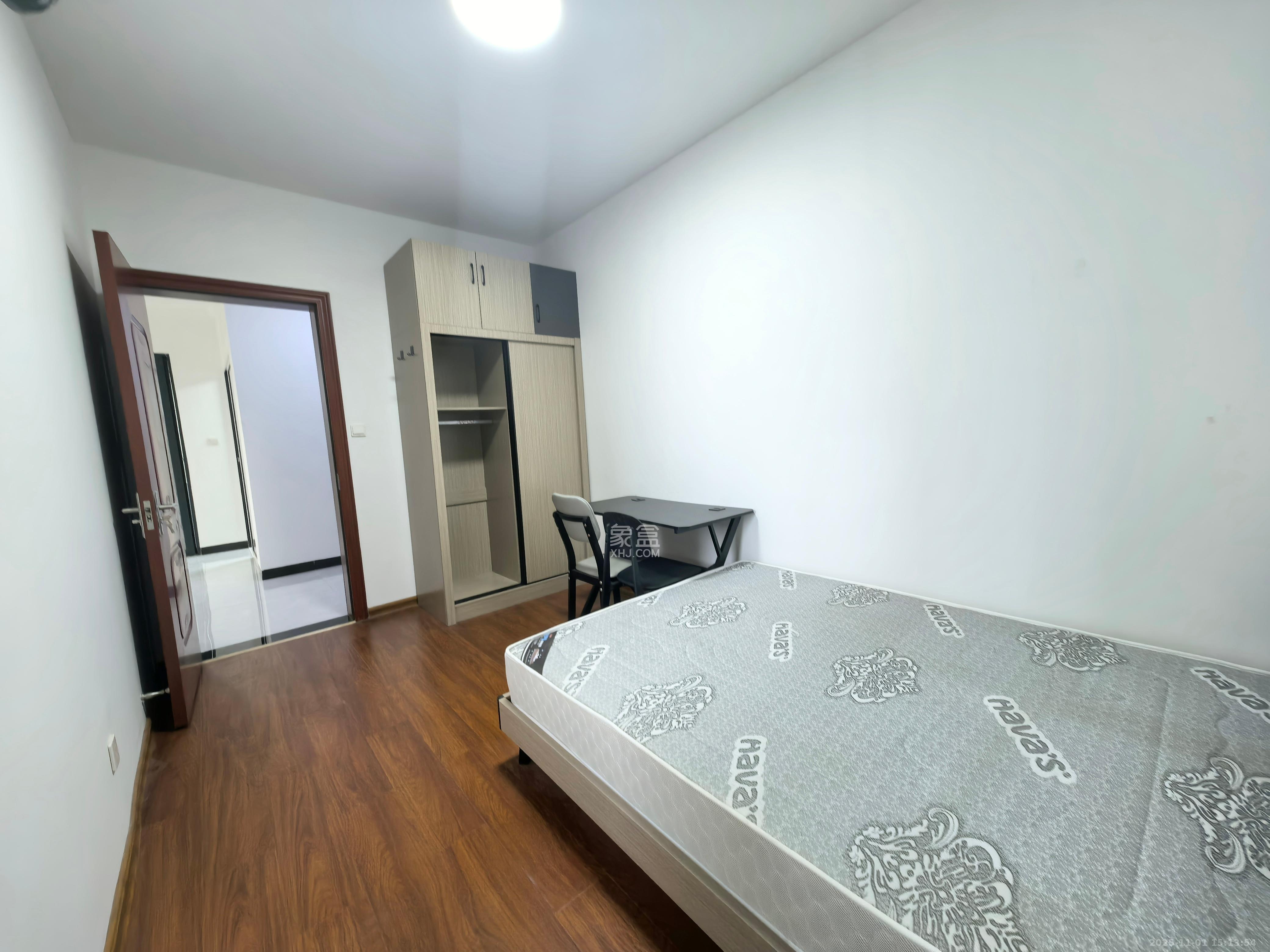 长房东旭国际  3室2厅1卫    2800.0元/月室内图