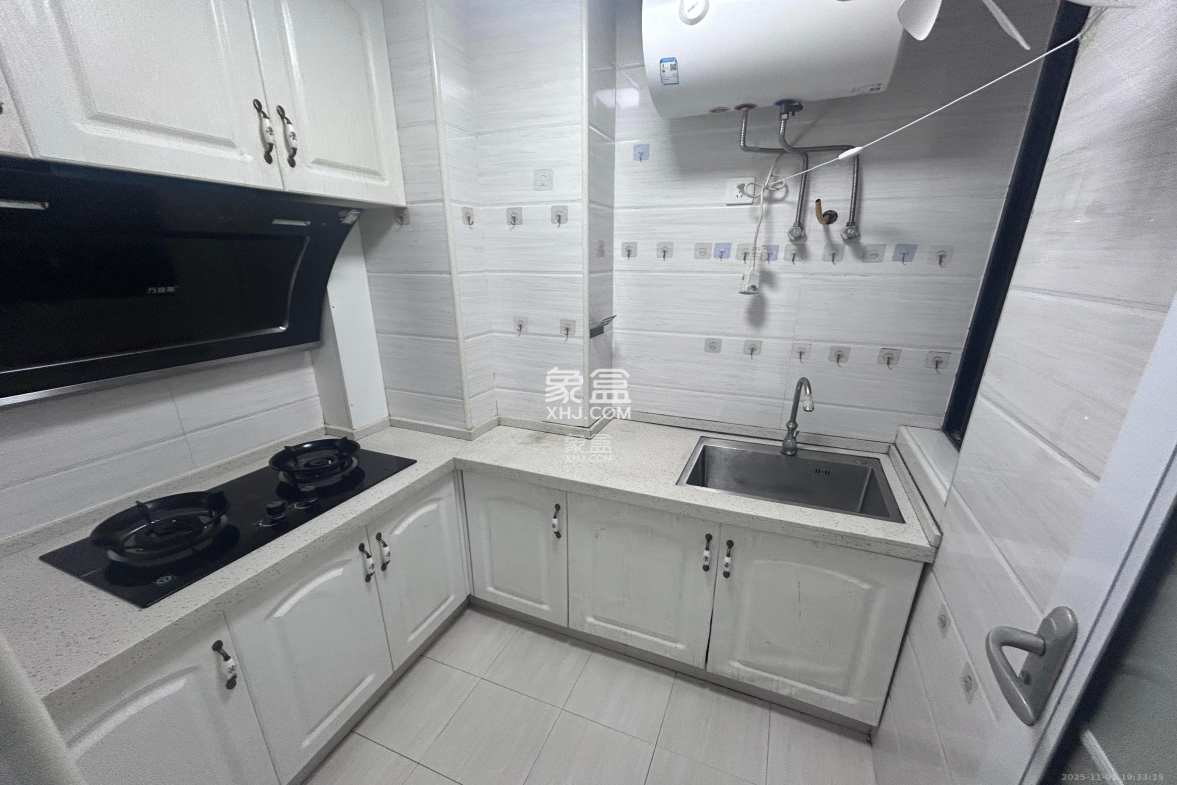 长房半岛蓝湾(观山月) 1室1厅1卫 1400.0元/月 长房半岛蓝湾(观山月) 1室1厅1卫 1400.0元/月室内图