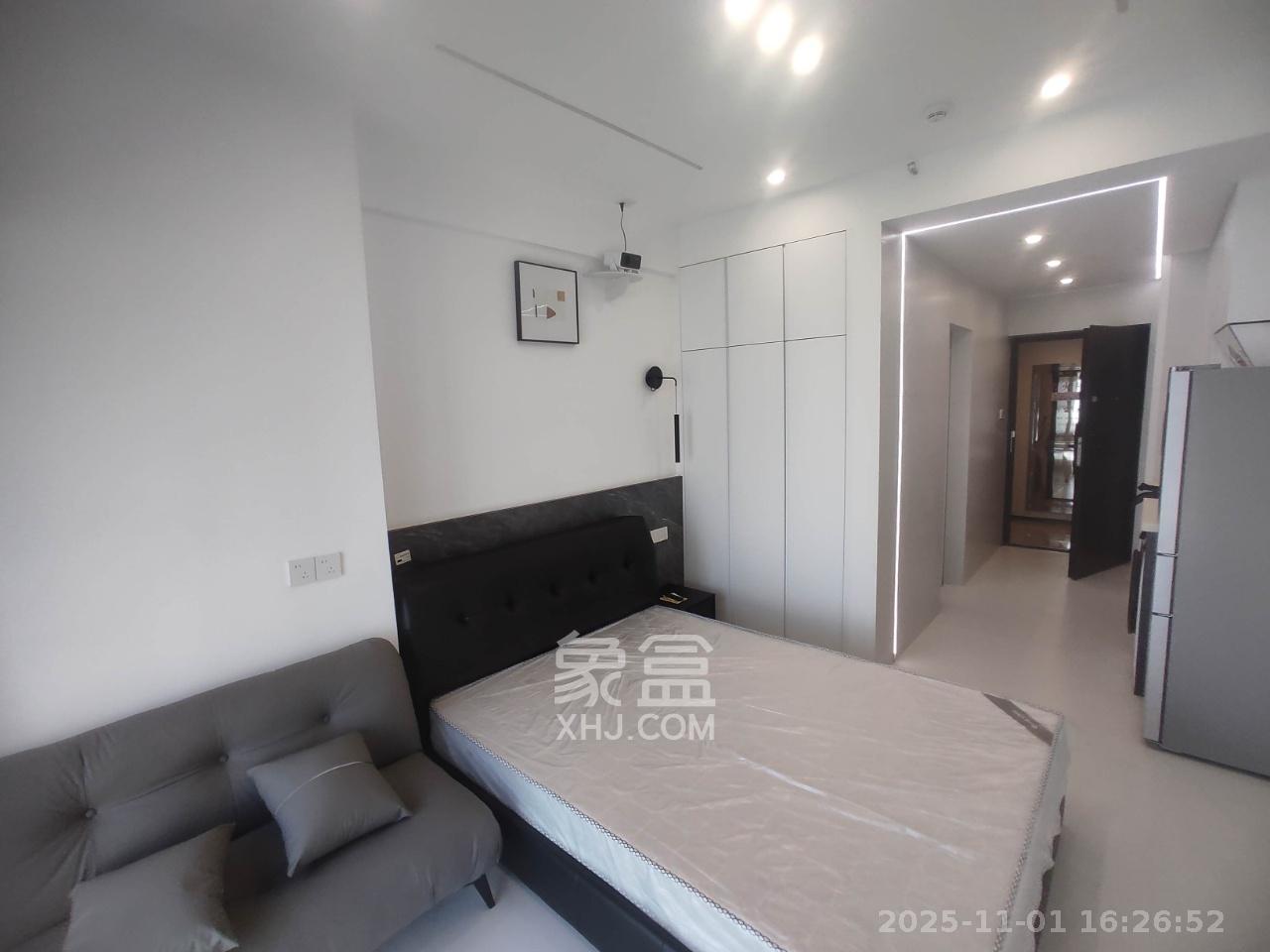 华润置地中心  1室1厅1卫    2200.0元/月 华润置地中心  1室1厅1卫    2200.0元/月