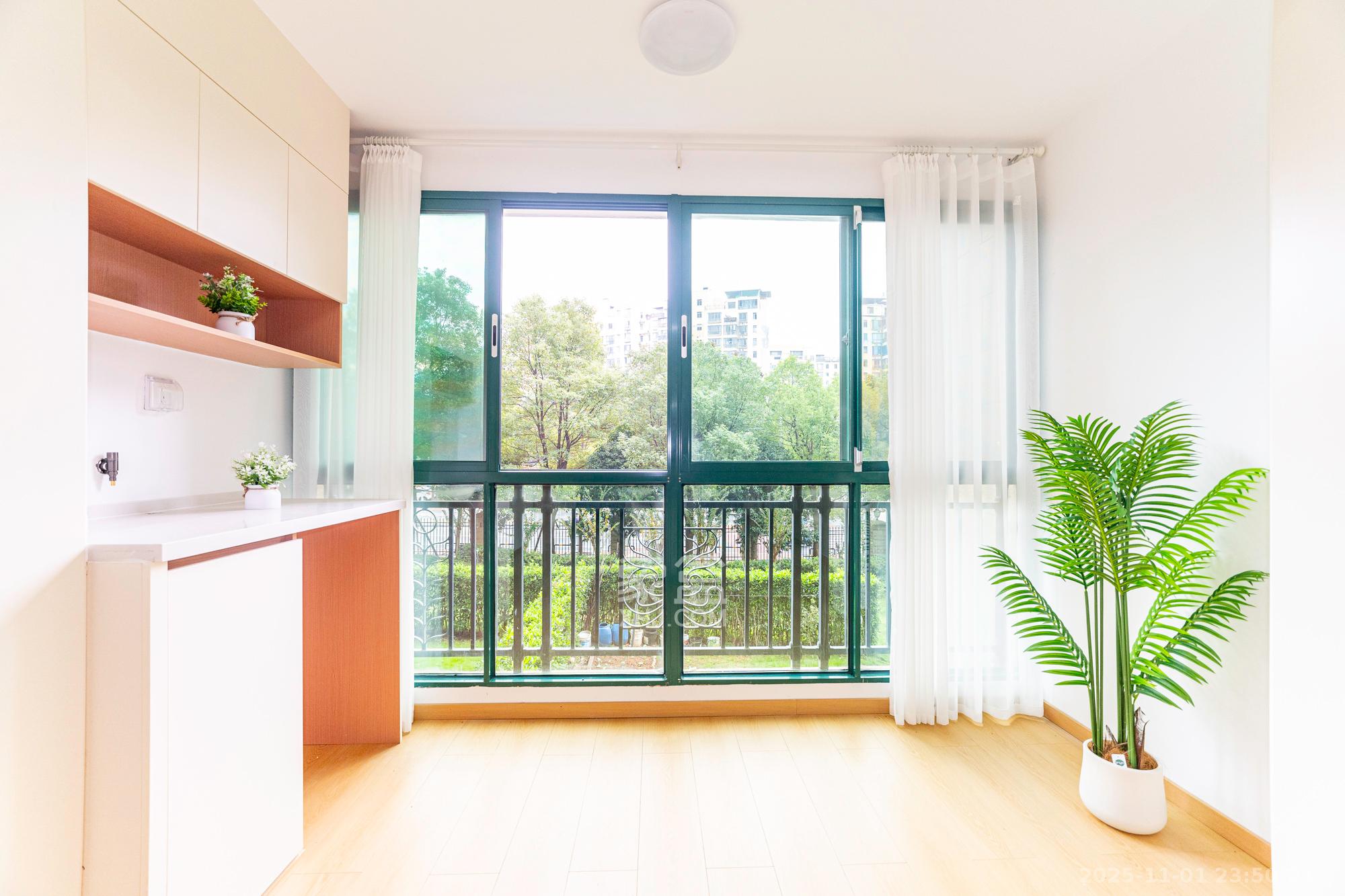 恒大雅苑 3室2厅1卫 85.0万 恒大雅苑 3室2厅1卫 85.0万阳台