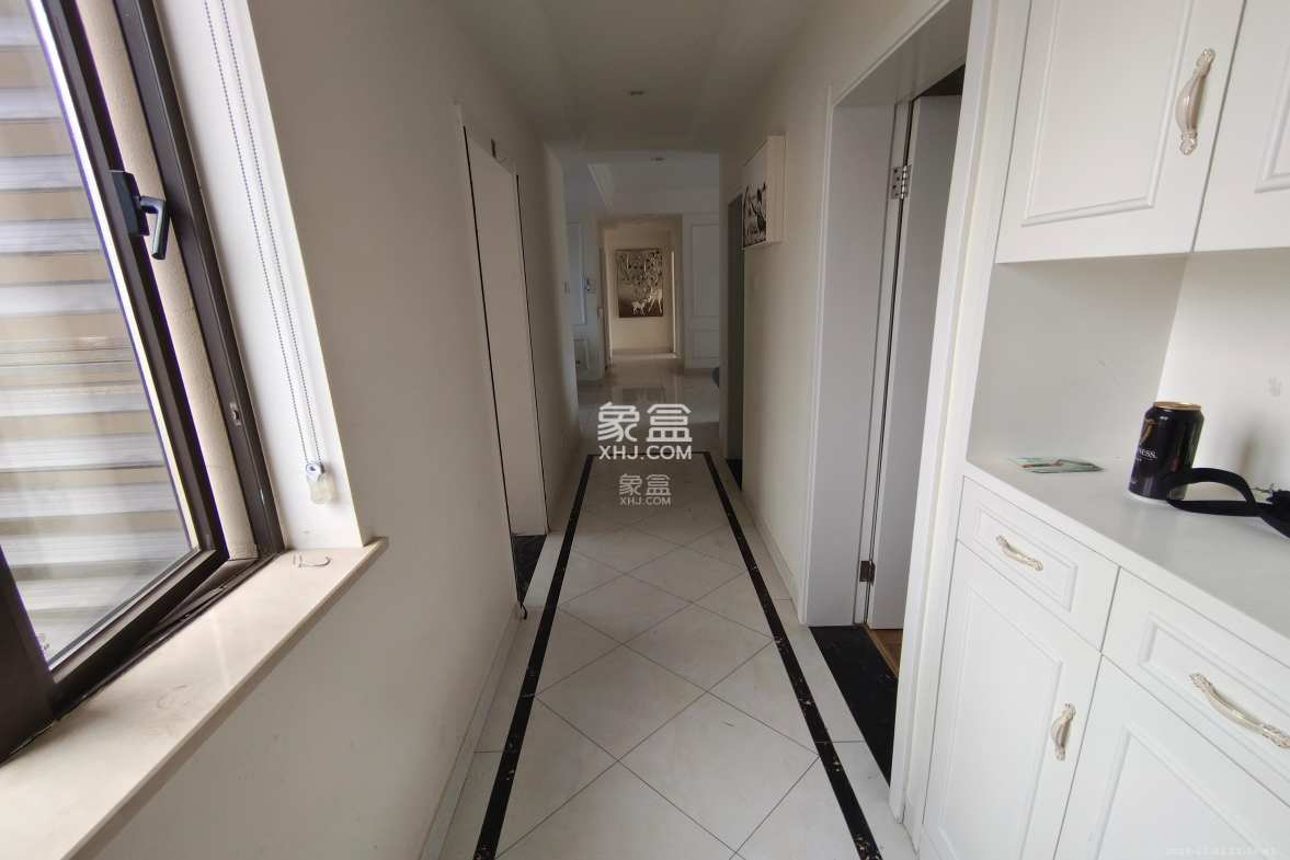 和泓梅溪四季 5室2厅2卫 3200.0元/月 和泓梅溪四季 5室2厅2卫 3200.0元/月室内图