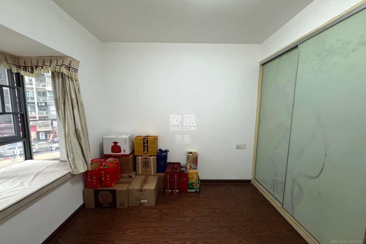 滨江君悦香邸 3室2厅2卫 2800.0元/月 滨江君悦香邸 3室2厅2卫 2800.0元/月室内图