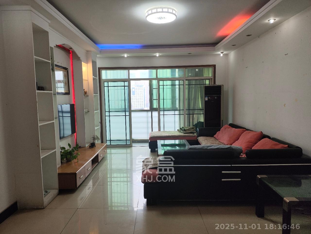 锦绣华天  3室2厅2卫    2700.0元/月