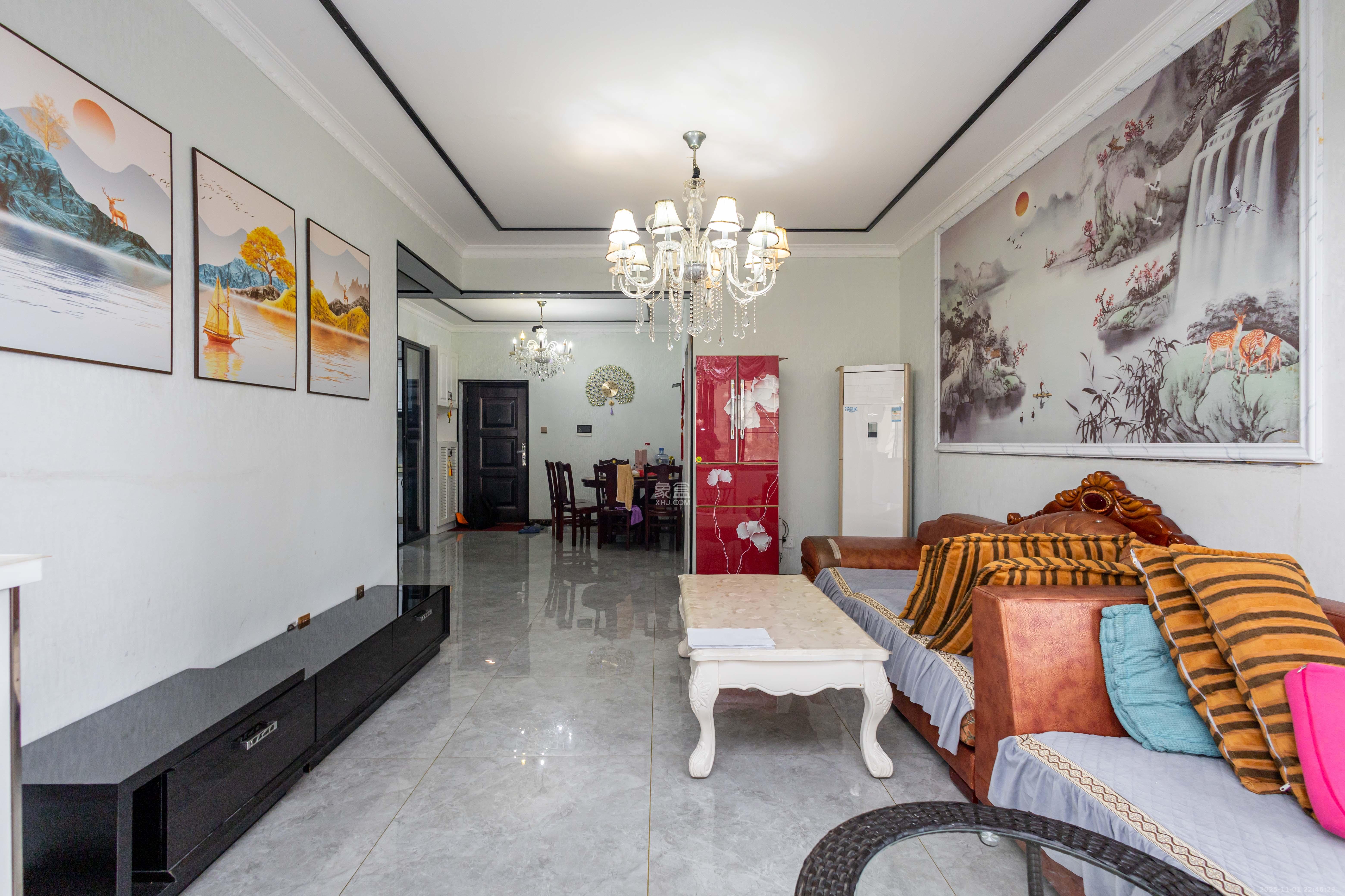 爵世名邸东湖(东湖壹号企业总部基地) 3室2厅1卫 78.0万 爵世名邸东湖(东湖壹号企业总部基地) 3室2厅1卫 78.0万客厅