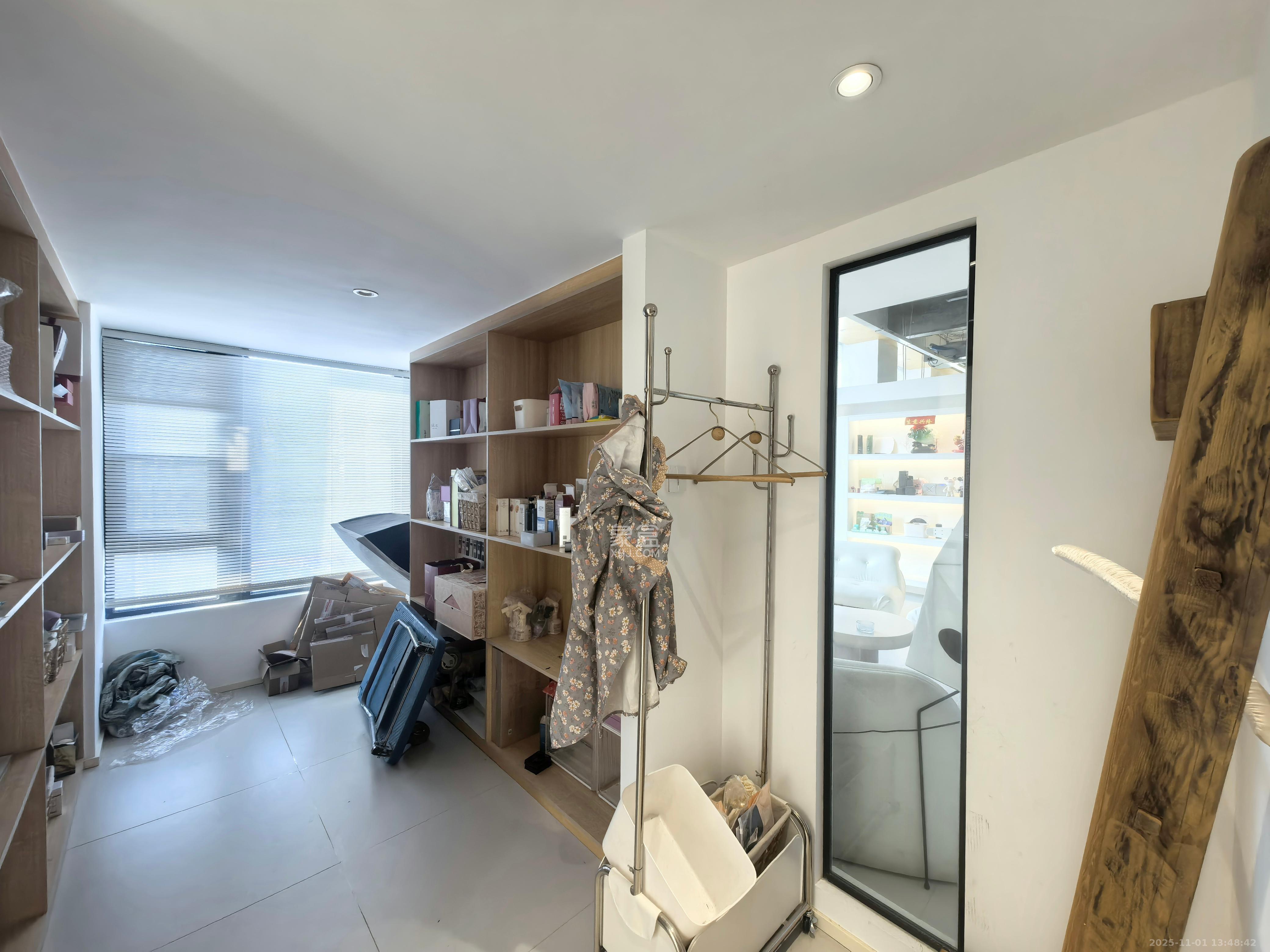 中海阅溪府  2室1厅1卫    1600.0元/月 中海阅溪府  2室1厅1卫    1600.0元/月室内图