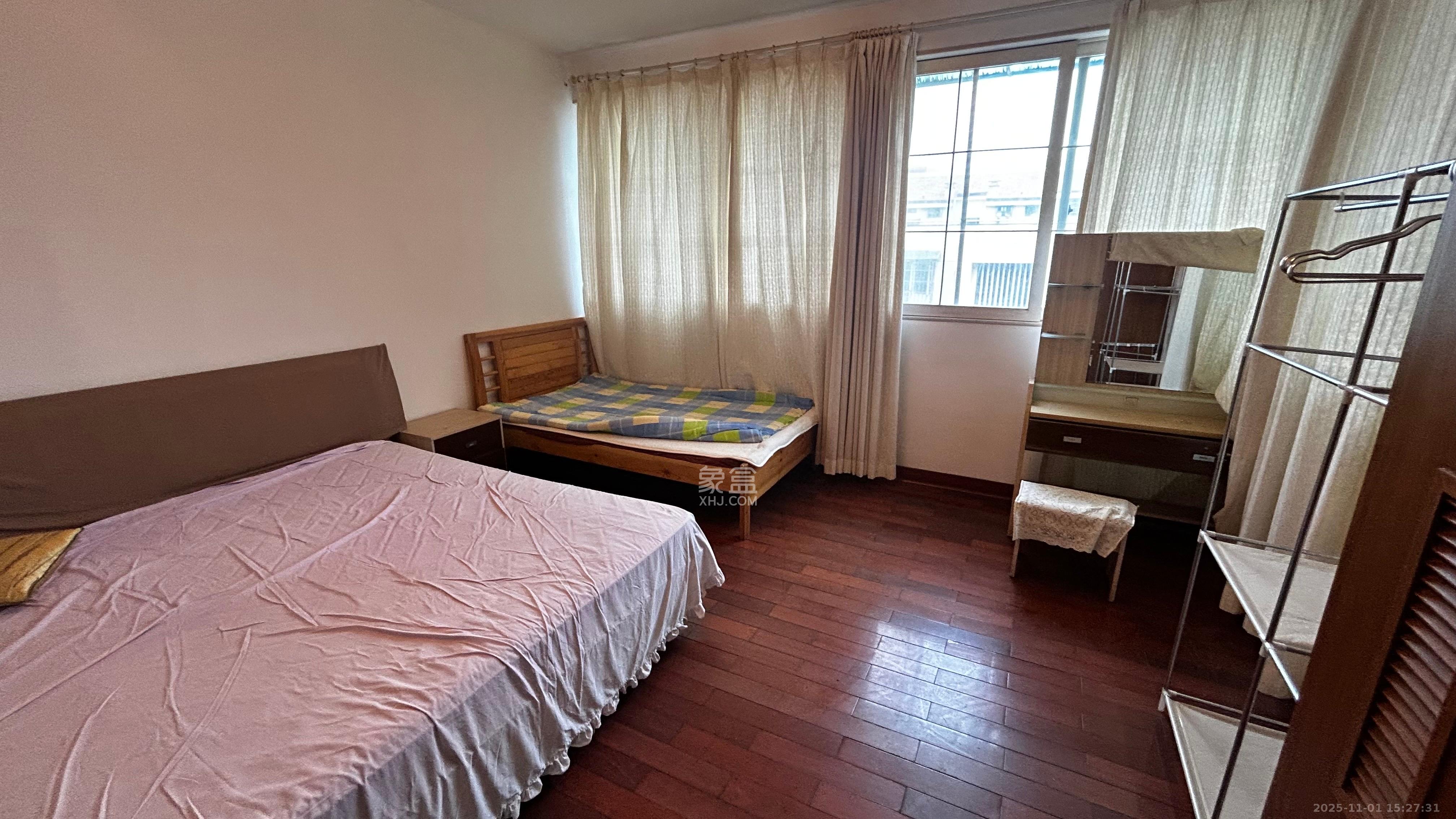 石岭小区A区  2室1厅1卫    1600.0元/月室内图