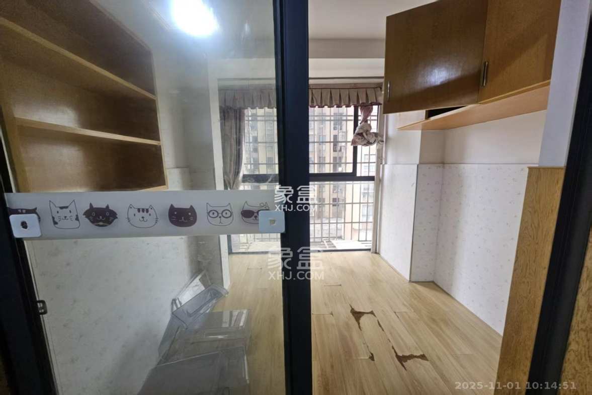 红公馆(前程丽景大厦) 1室1厅1卫 1800.0元/月 红公馆(前程丽景大厦) 1室1厅1卫 1800.0元/月室内图