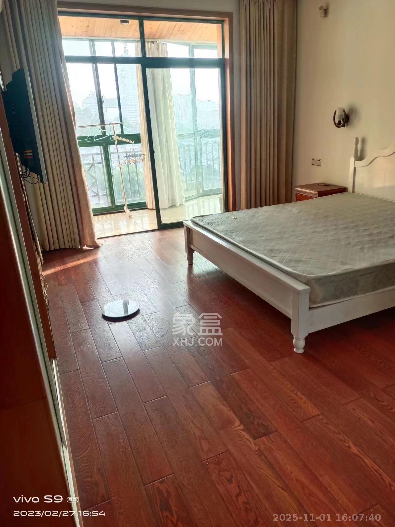 圣爵菲斯  3室2厅2卫    2200.0元/月室内图