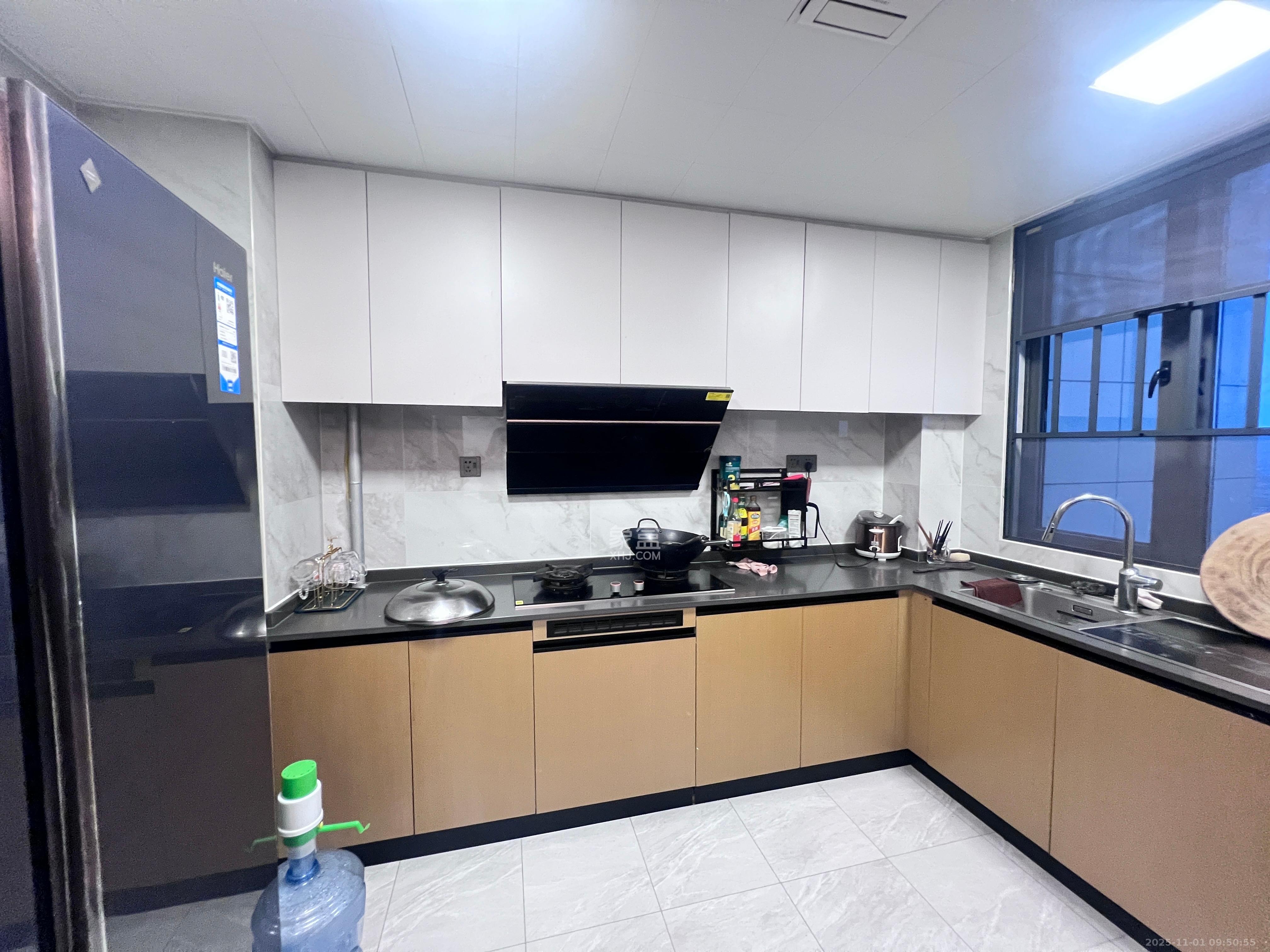 长房雍景湾  4室2厅2卫    3900.0元/月室内图