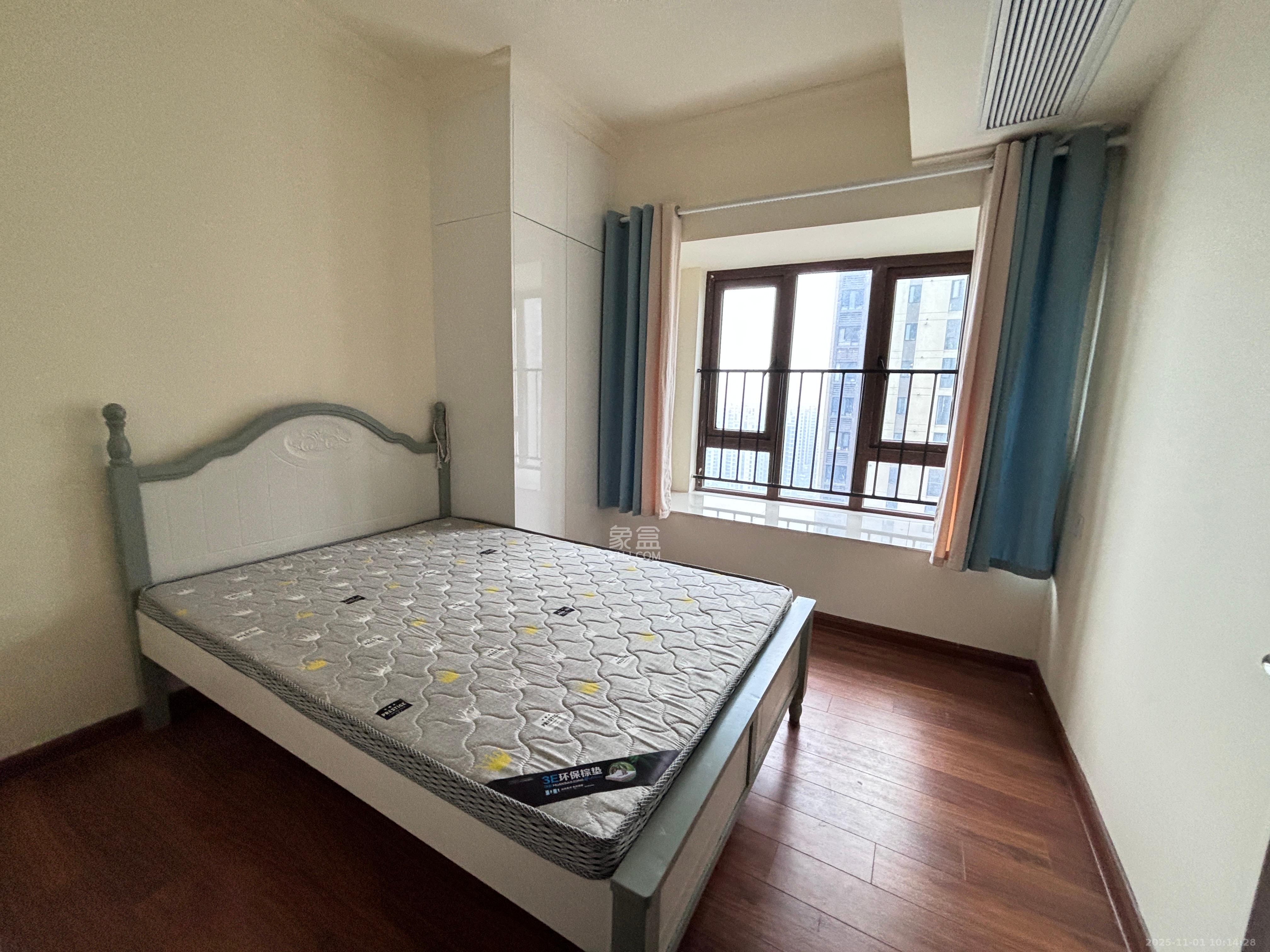 碧桂园翘楚棠 3室2厅2卫 2300.0元/月 碧桂园翘楚棠 3室2厅2卫 2300.0元/月室内图