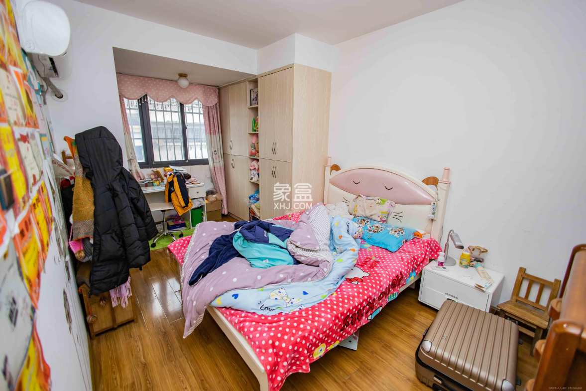 咸嘉新村嘉兴苑 1室2厅1卫 3200.0元/月 咸嘉新村嘉兴苑 1室2厅1卫 3200.0元/月室内图