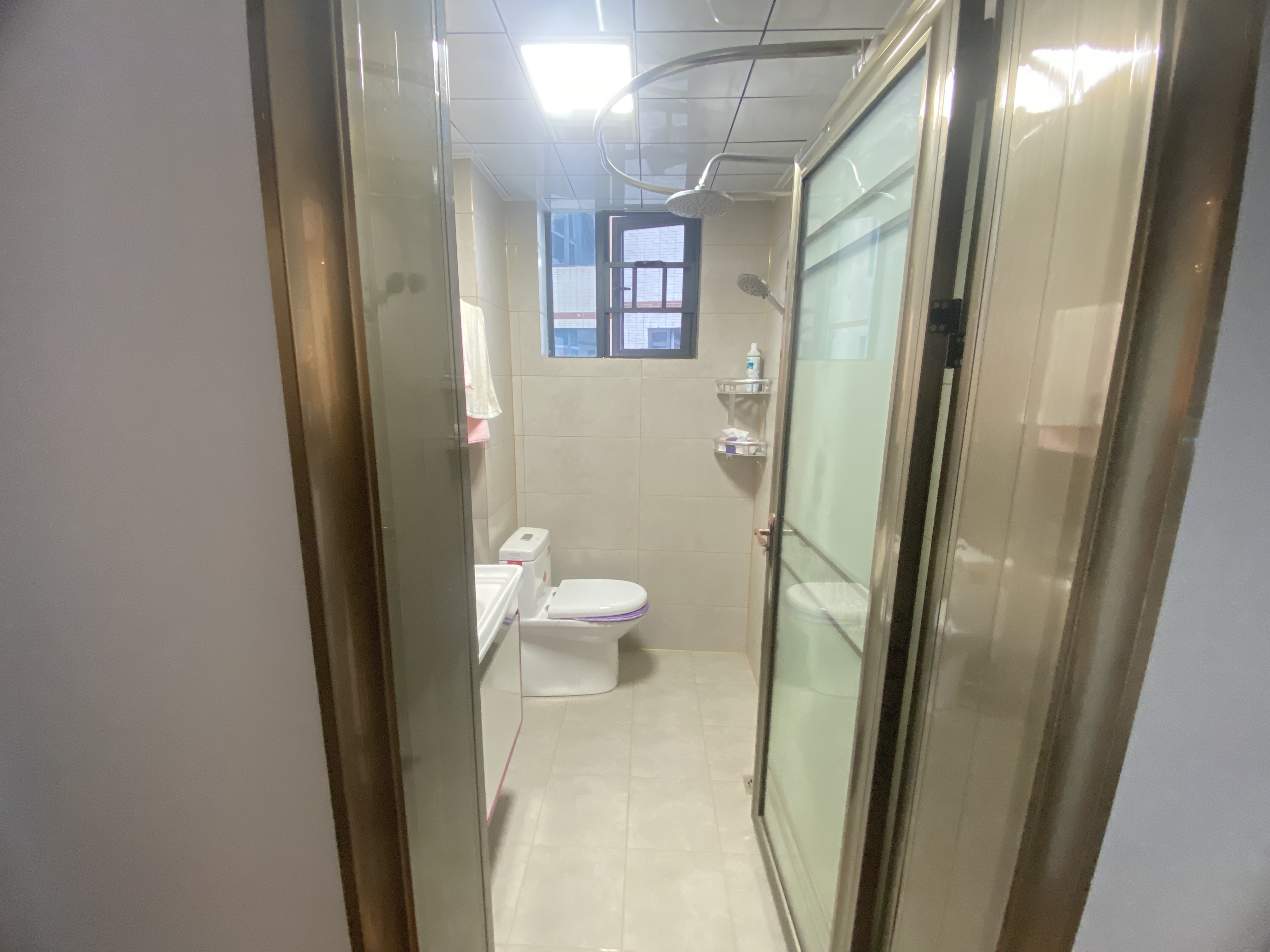 东方明珠  3室2厅2卫    59.8万客厅