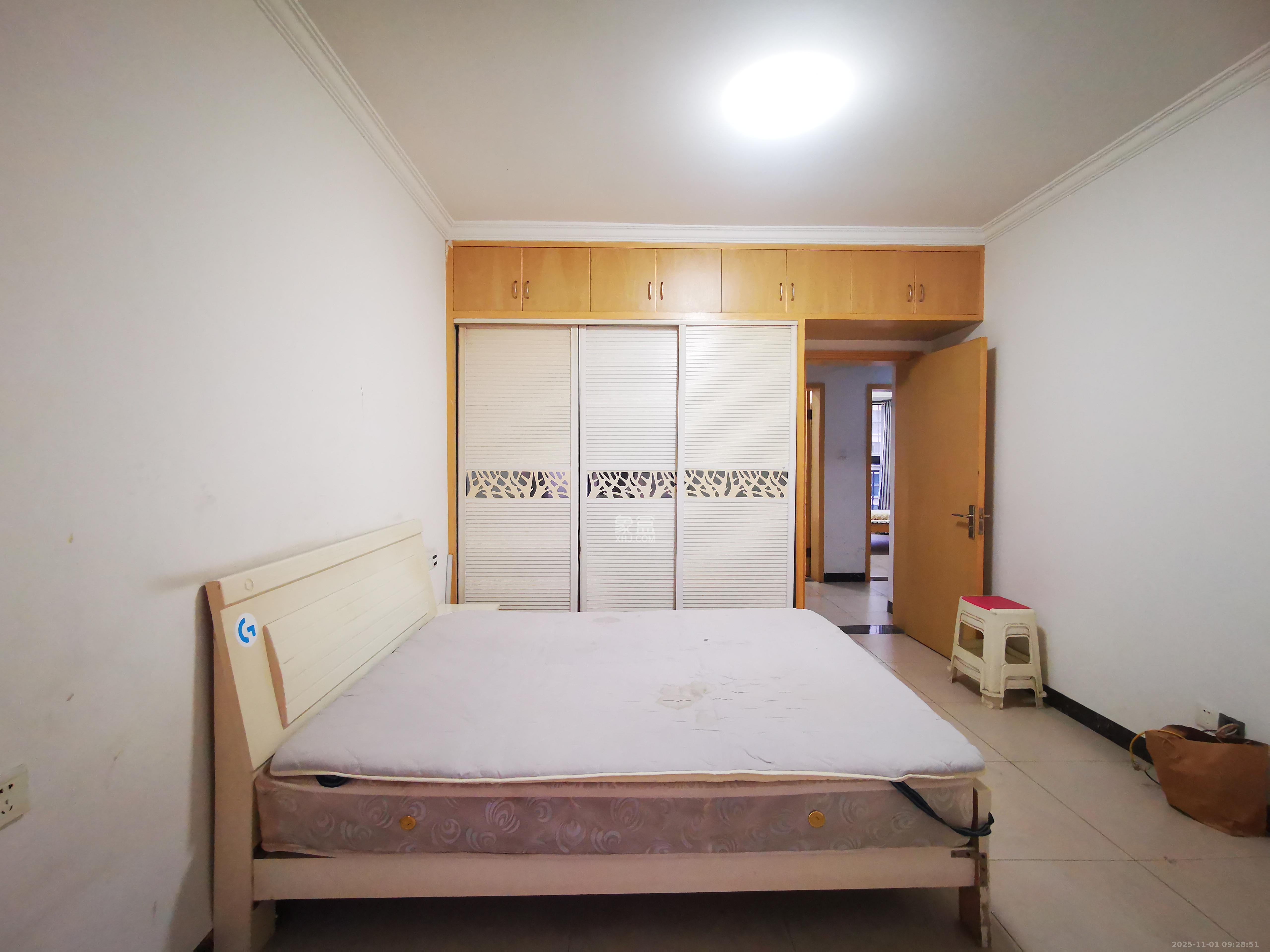 保利麓谷林语E区  3室2厅1卫    2500.0元/月室内图