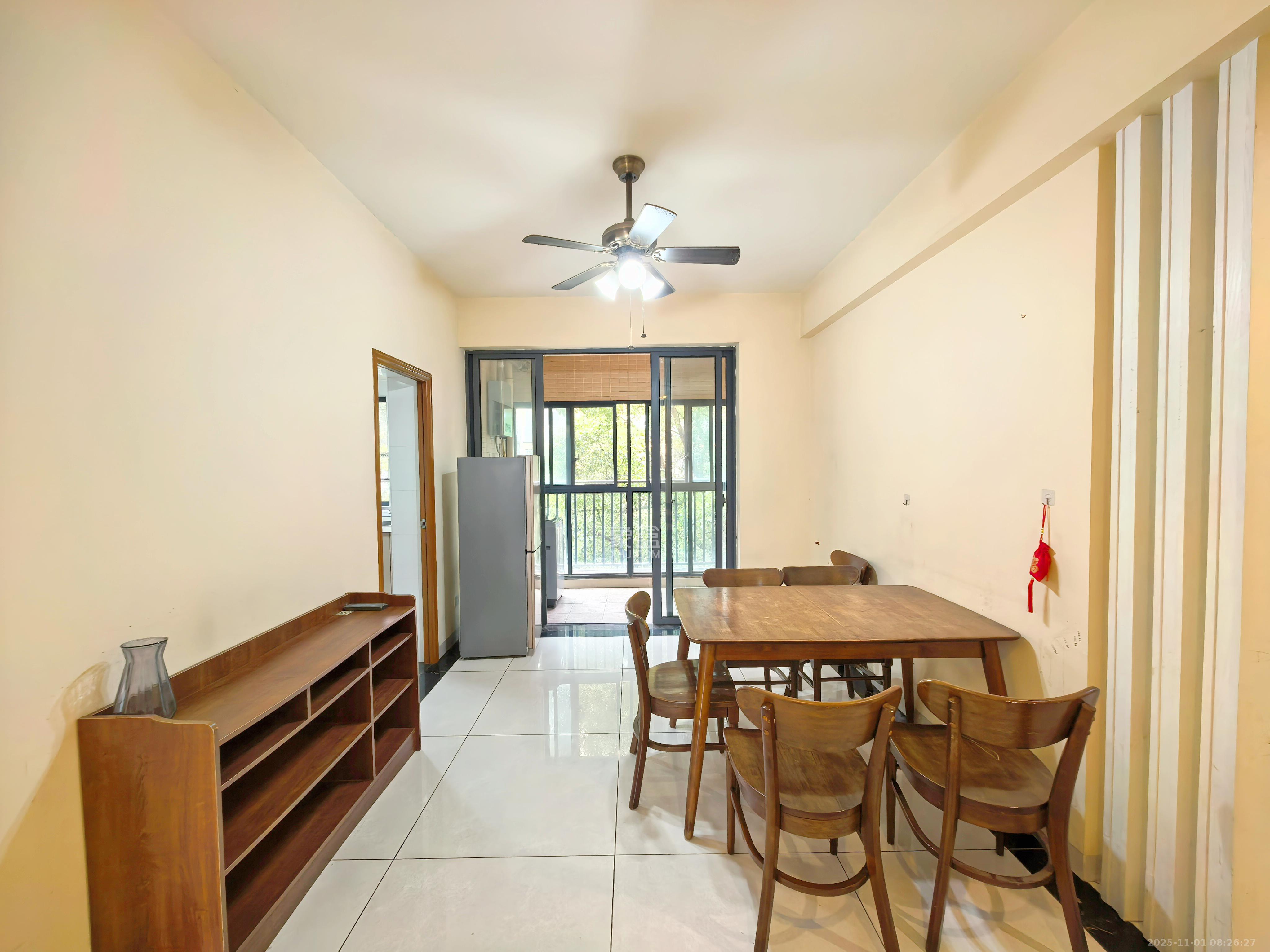 中城丽景香山园  3室2厅2卫    3000.0元/月室内图