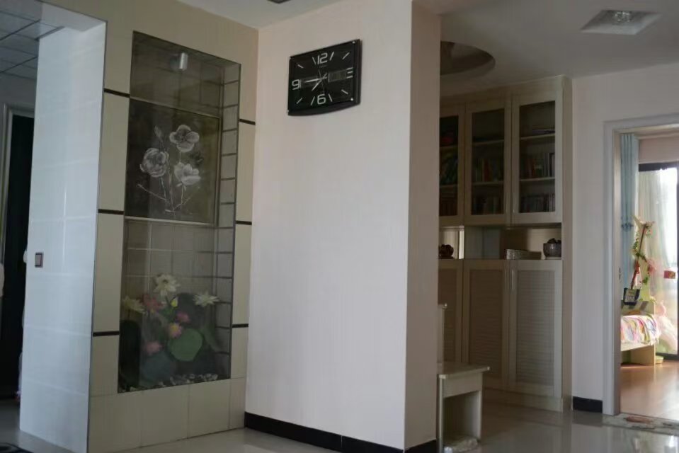 太一御江城  3室2厅2卫    82.0万客厅