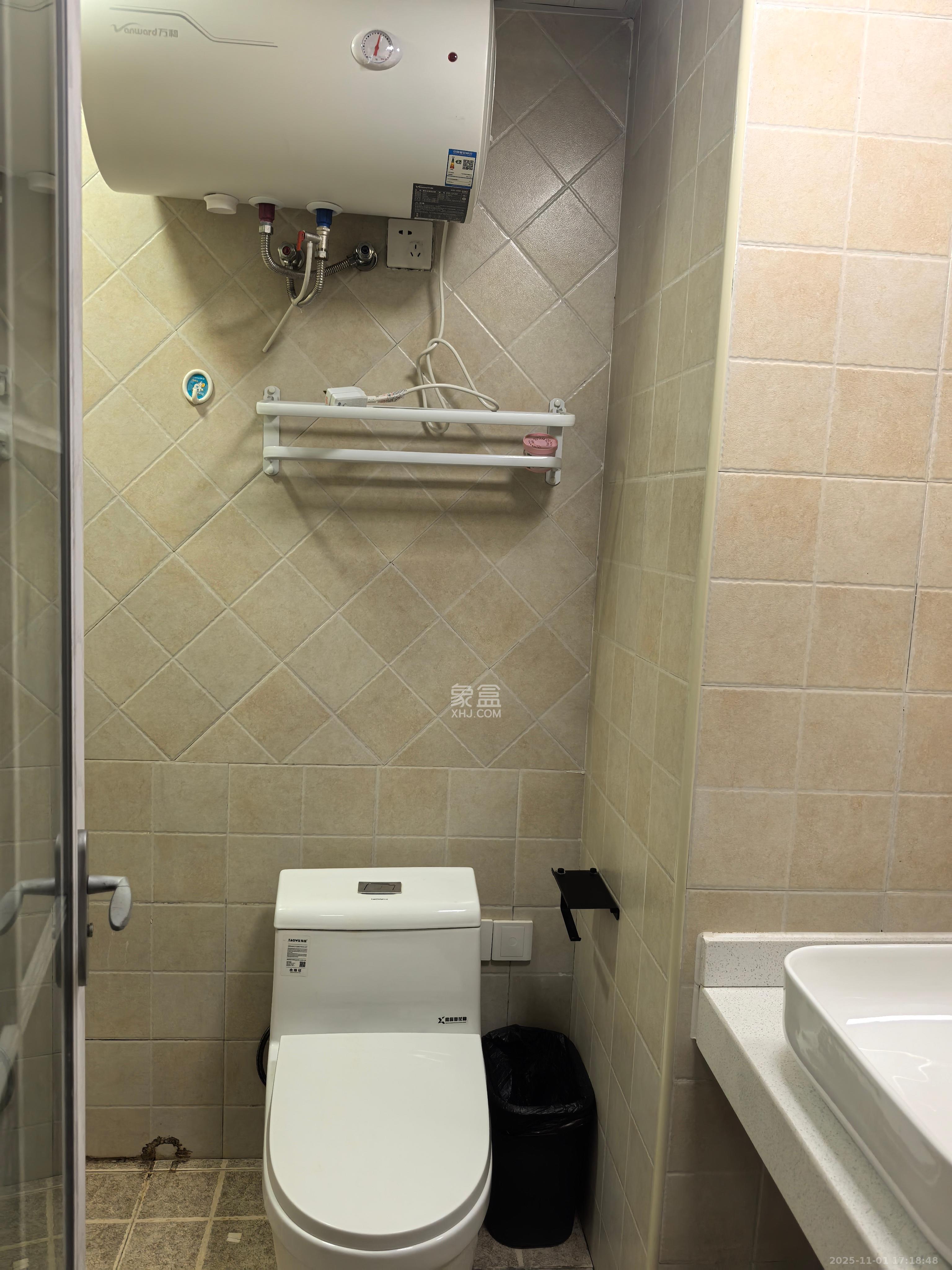 梅溪国际公寓（步步高新天地）  1室1厅1卫    1500.0元/月室内图