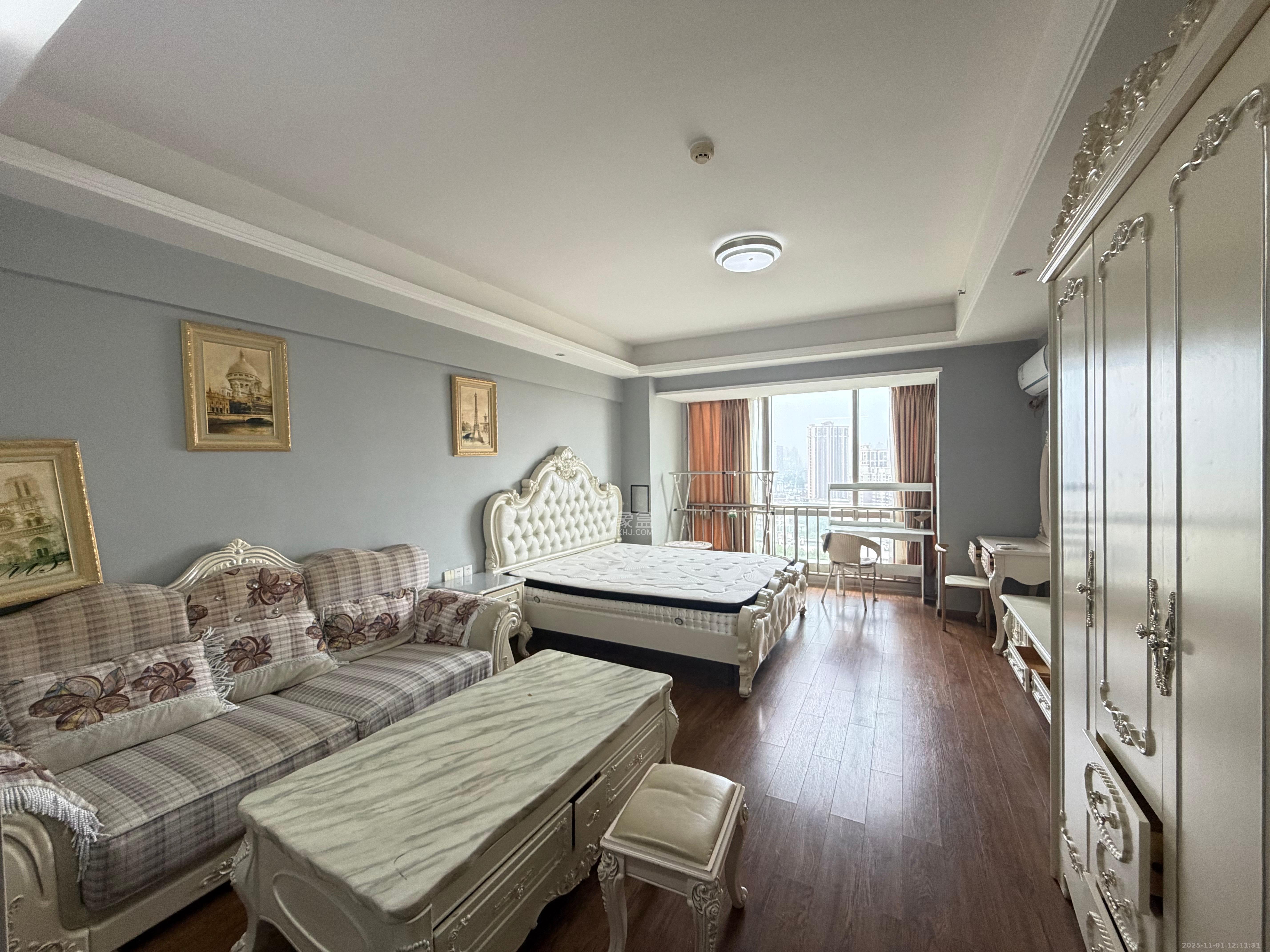 德思勤城市广场(宝格丽公寓) 1室1厅1卫 1800.0元/月 德思勤城市广场(宝格丽公寓) 1室1厅1卫 1800.0元/月室内图