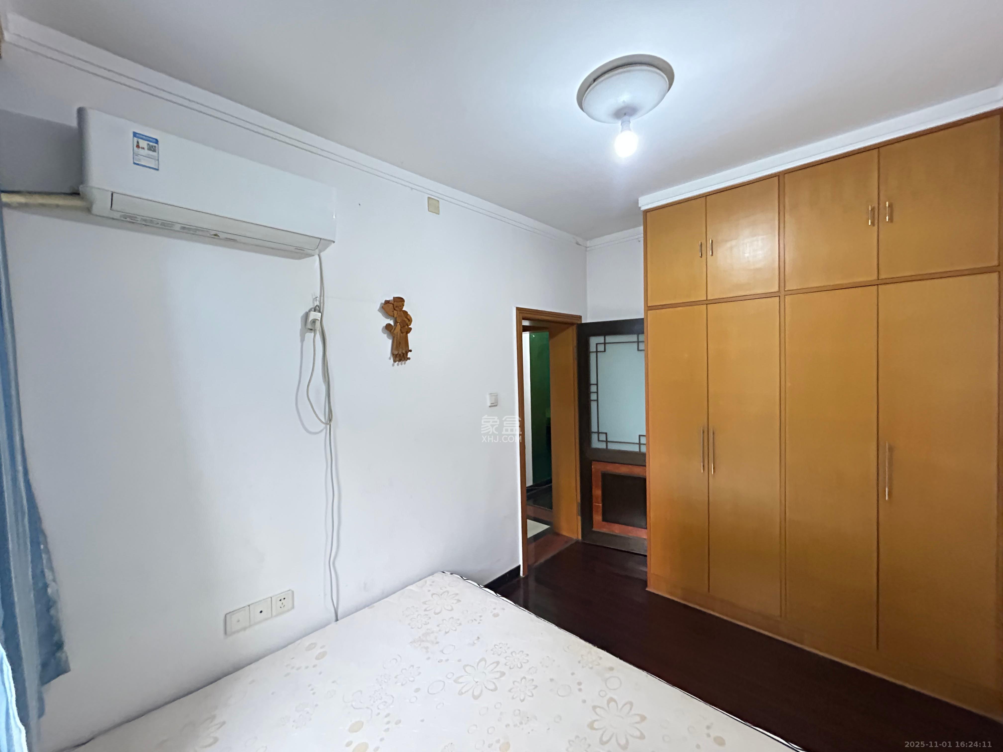 创远花园  4室2厅2卫    3600.0元/月室内图