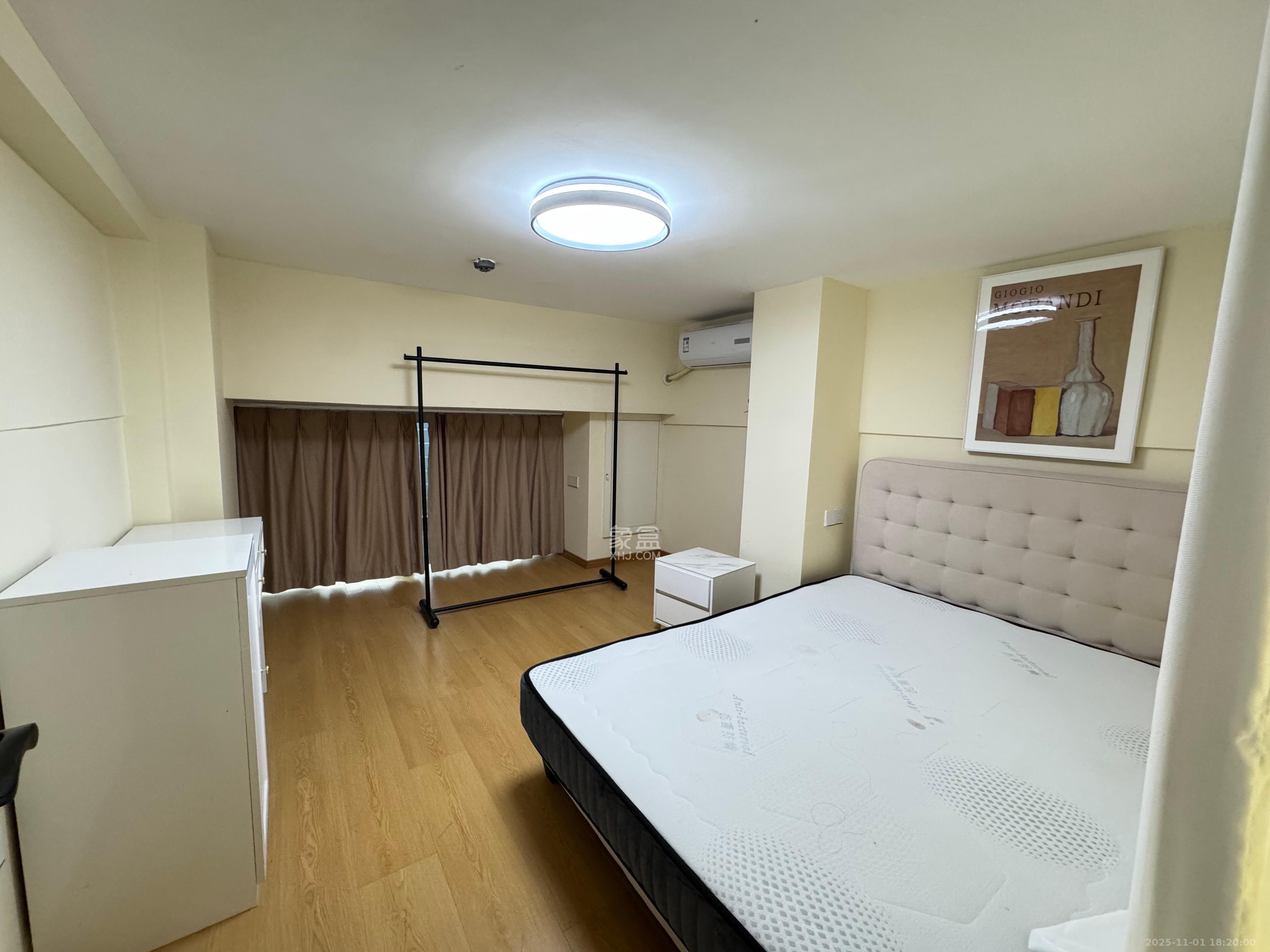 复地滨江金融中心 1室1厅1卫 2300.0元/月 复地滨江金融中心 1室1厅1卫 2300.0元/月室内图