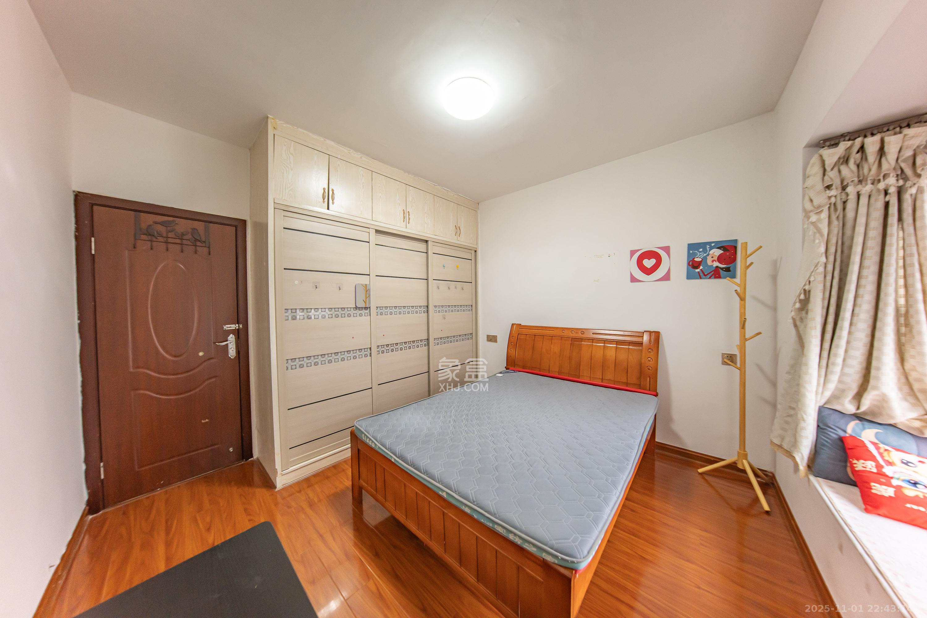 江山帝景哈佛  3室2厅1卫    67.0万卧室