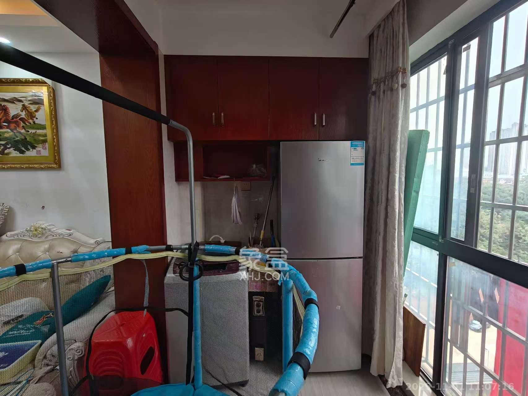 花样年华  3室1厅1卫    1800.0元/月