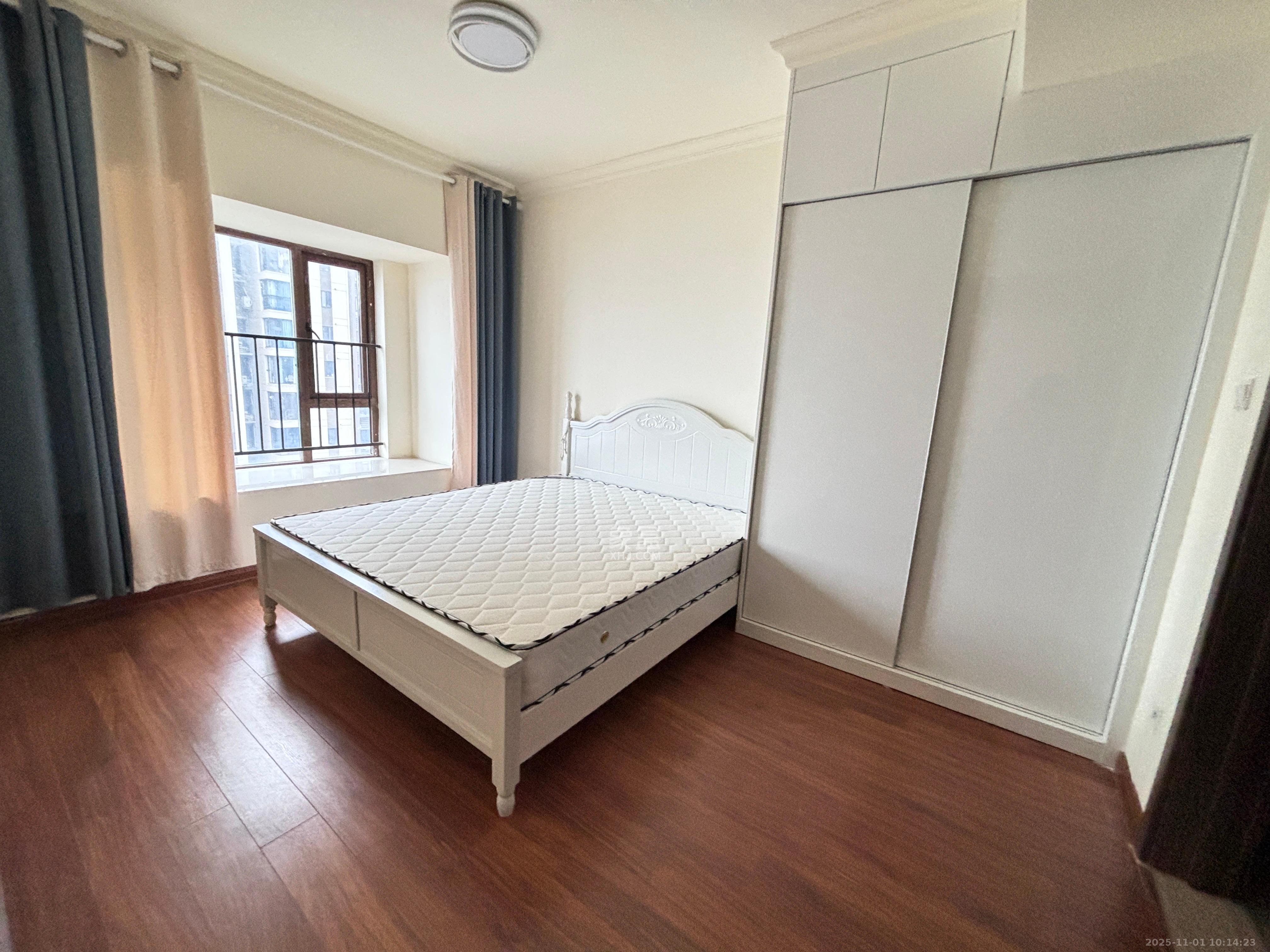 碧桂园翘楚棠  3室2厅2卫    2300.0元/月室内图