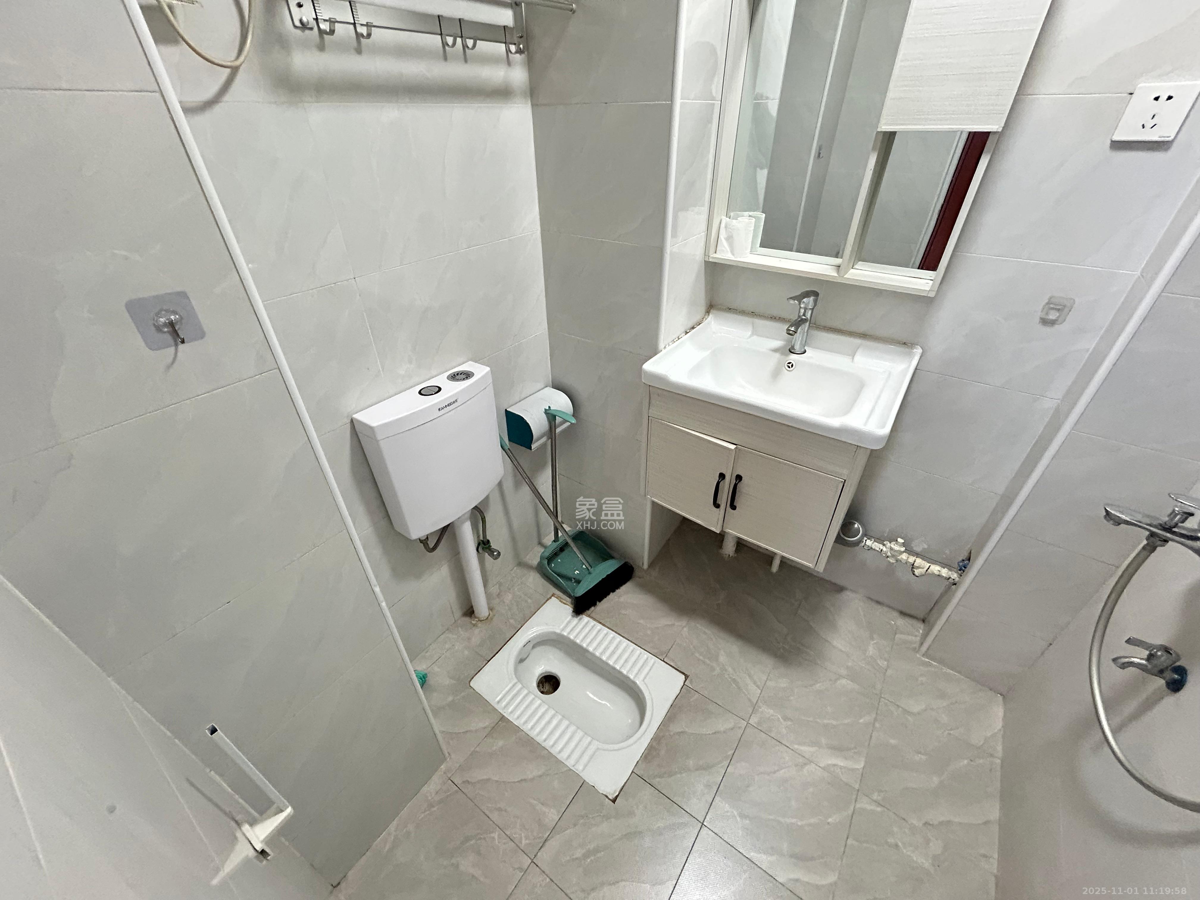 西子湖畔沃府  1室1厅1卫    1700.0元/月 西子湖畔沃府  1室1厅1卫    1700.0元/月室内图