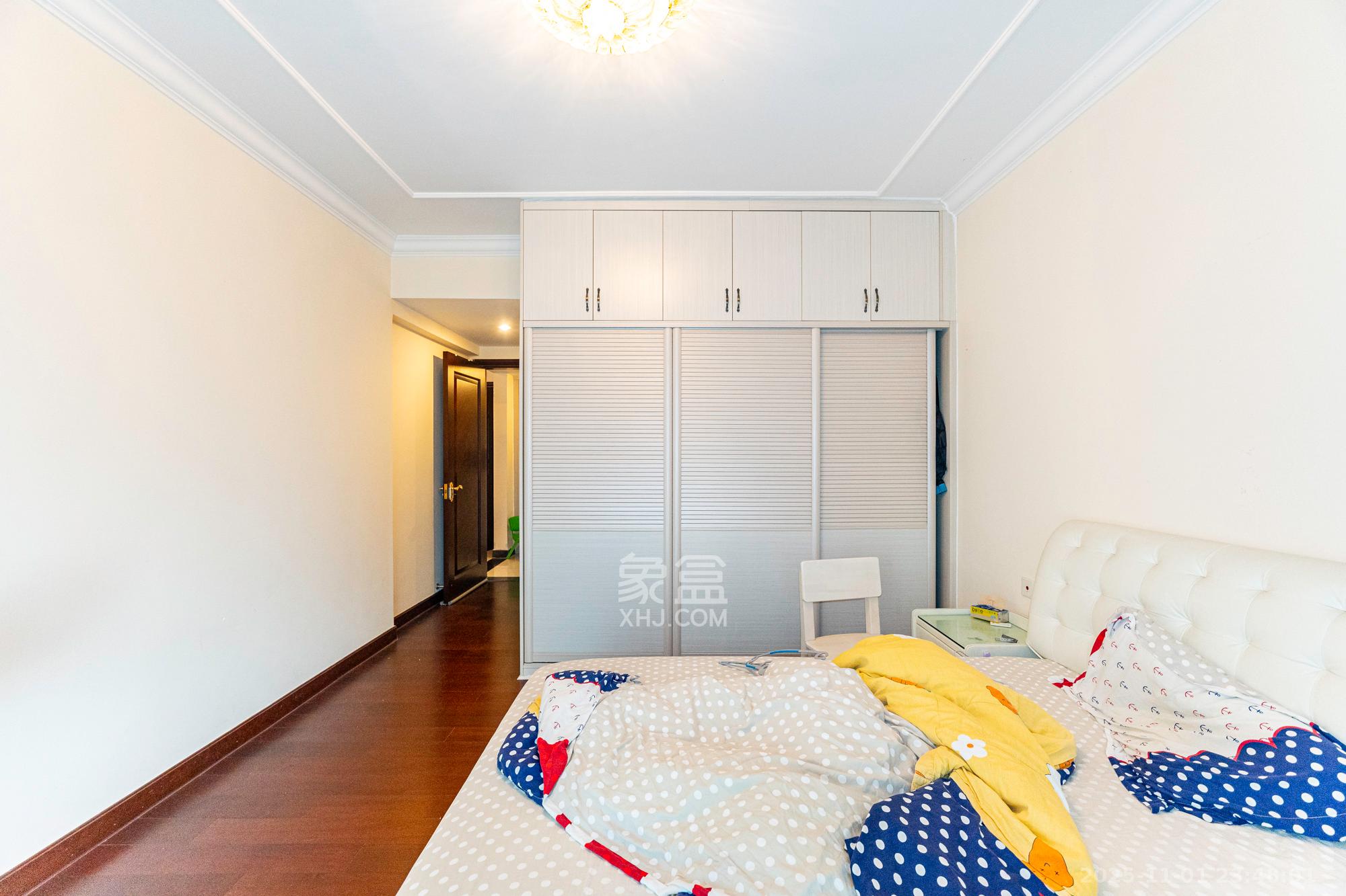 恒大雅苑  3室2厅2卫    108.0万卧室