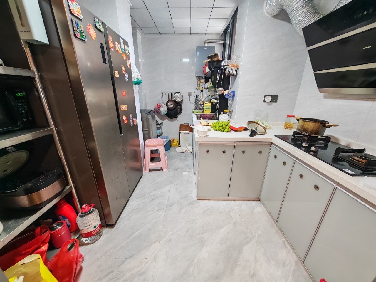 汇宇金城 4室2厅2卫 138.0万 汇宇金城 4室2厅2卫 138.0万客厅