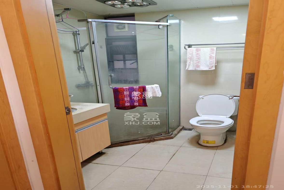 珠江郦城薰衣道 3室2厅1卫 2200.0元/月 珠江郦城薰衣道 3室2厅1卫 2200.0元/月室内图