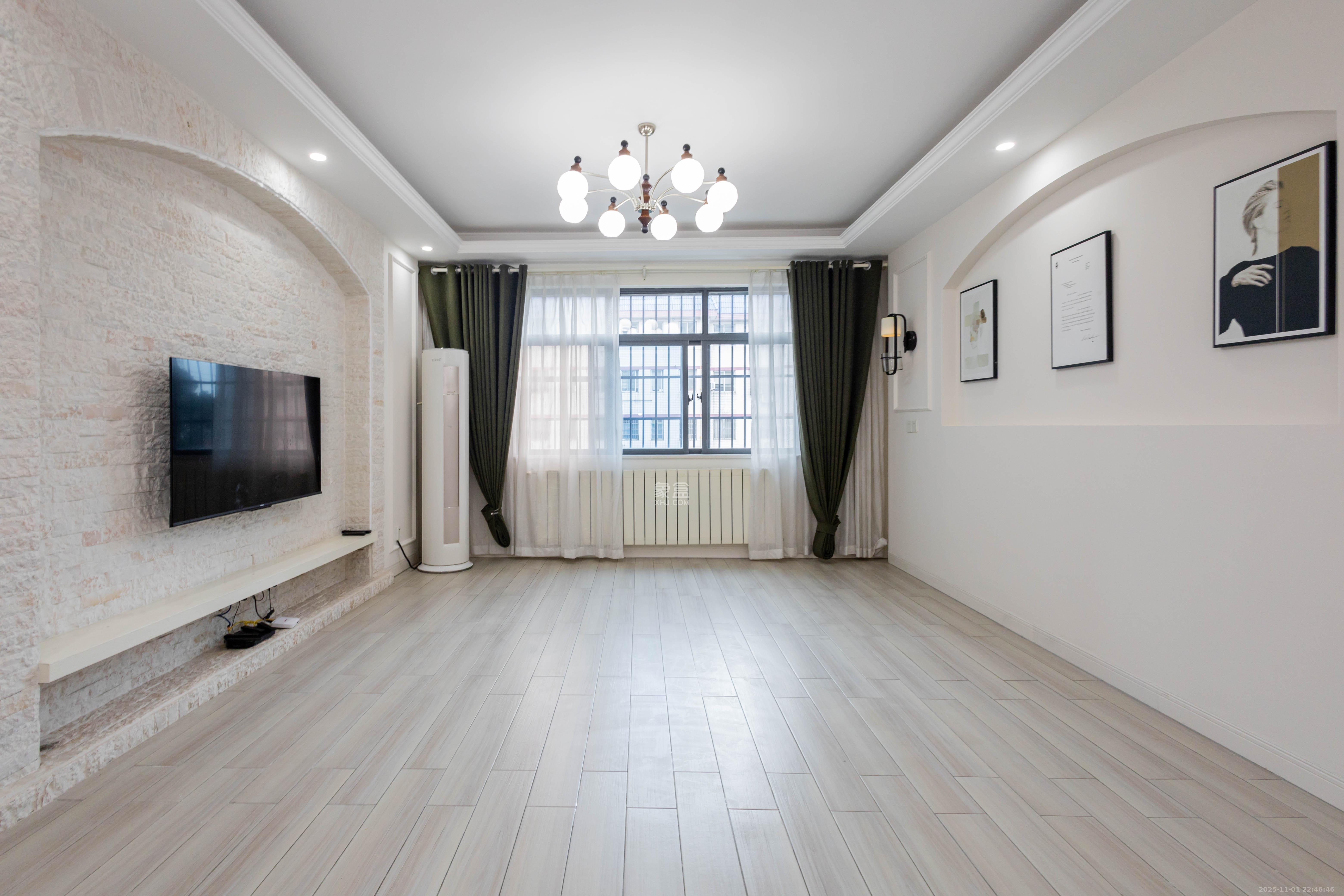 辉宏橄榄城  4室2厅2卫    105.0万 辉宏橄榄城  4室2厅2卫    105.0万客厅