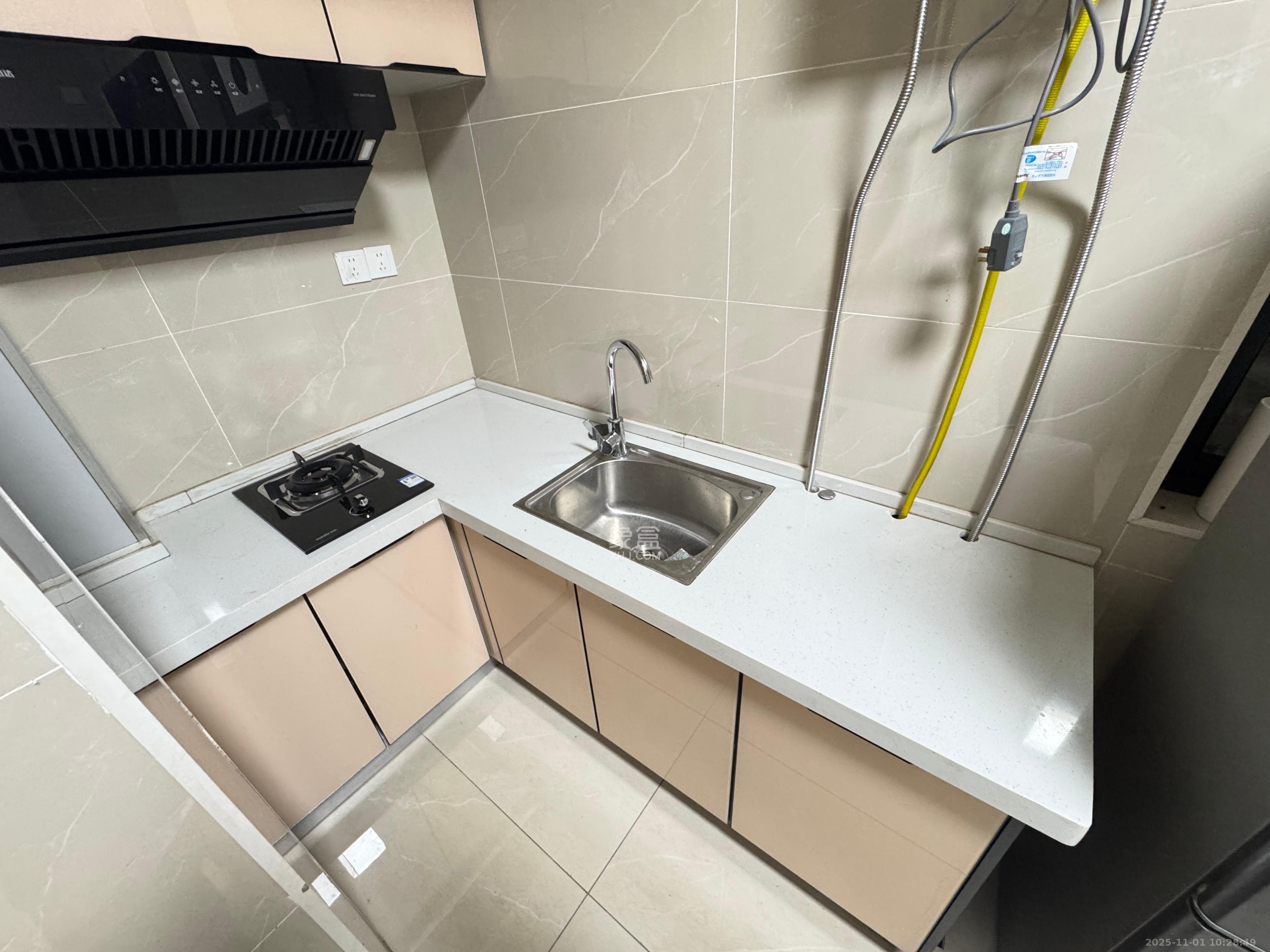 红旗区一片  2室1厅1卫    2000.0元/月室内图