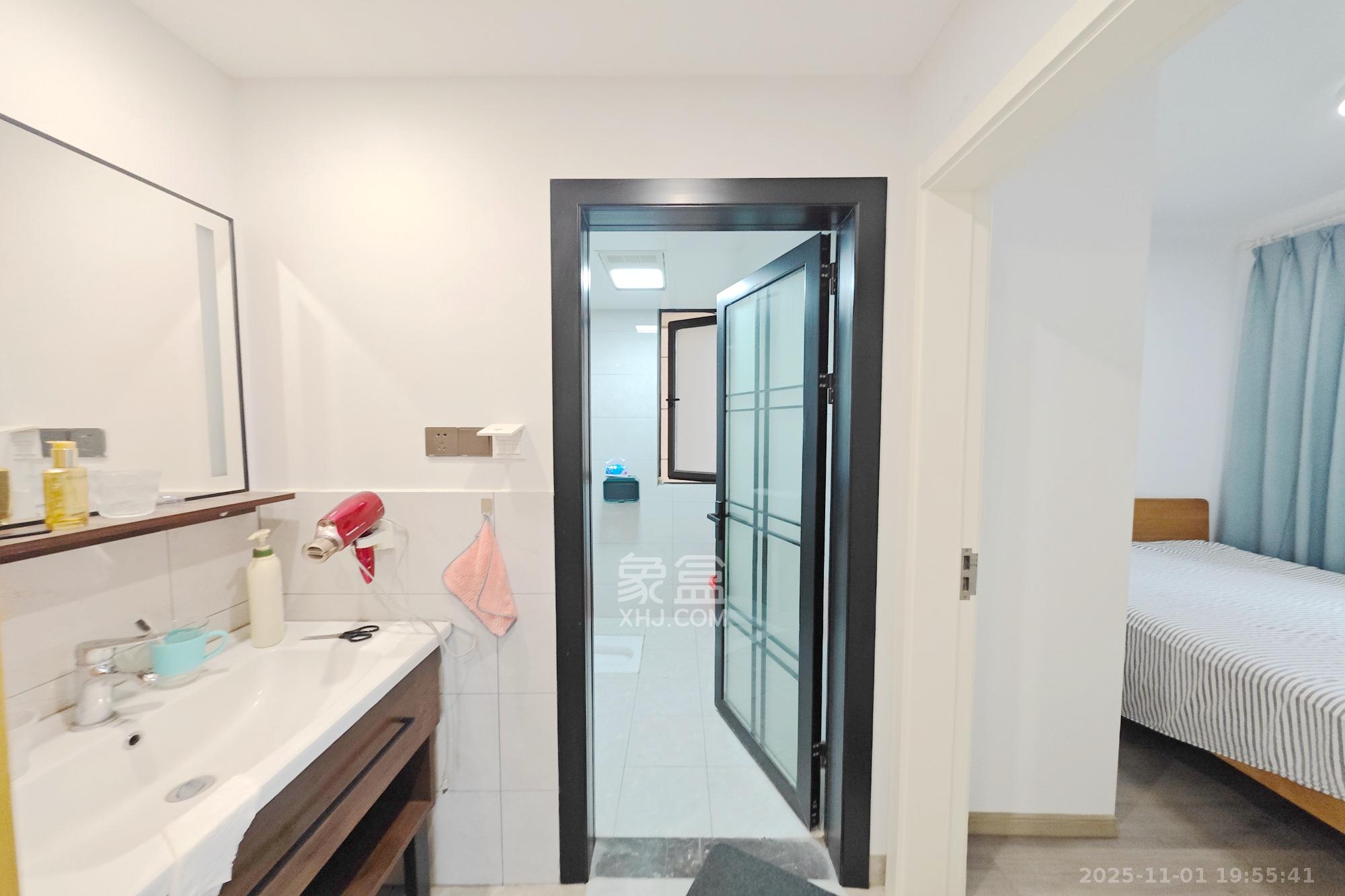 保利大都汇一期、二期  3室2厅1卫    120.0万其他