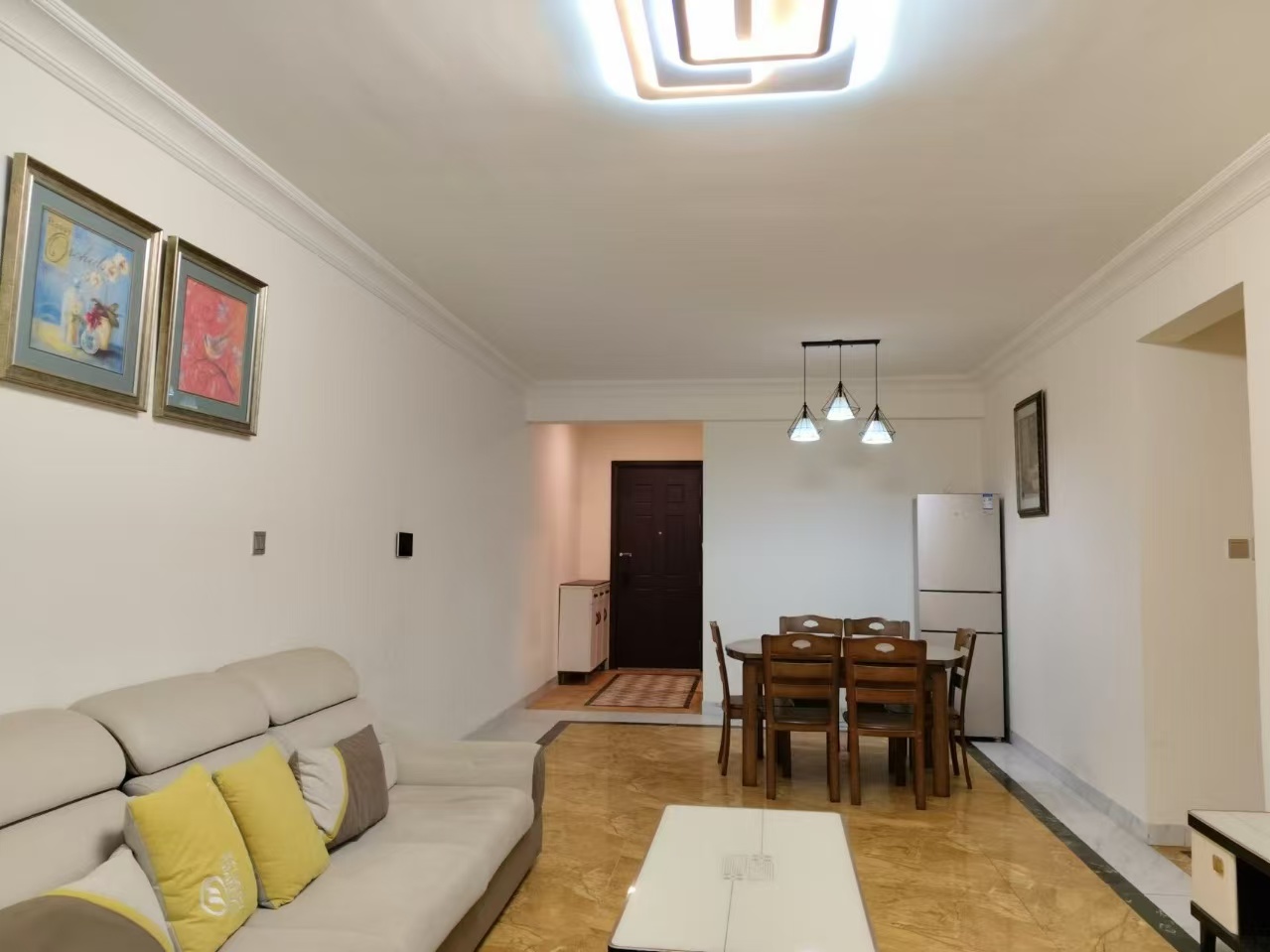 碧桂园梓山府  3室2厅2卫    1800.0元/月室内图