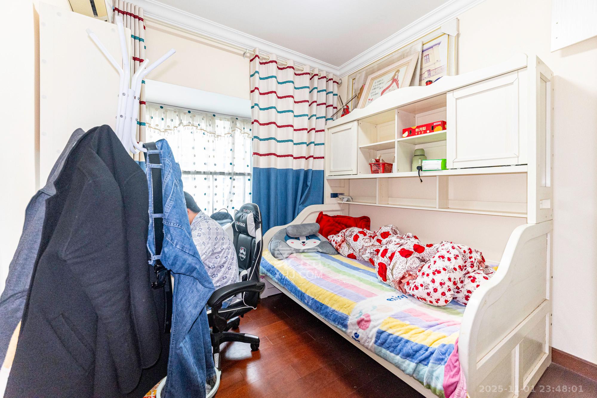 恒大雅苑  3室2厅2卫    108.0万卧室