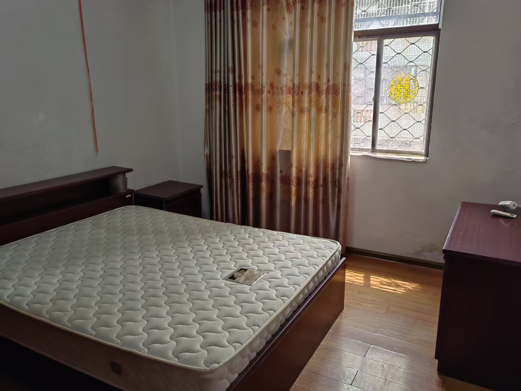 国贸大院  2室2厅1卫    2000.0元/月室内图