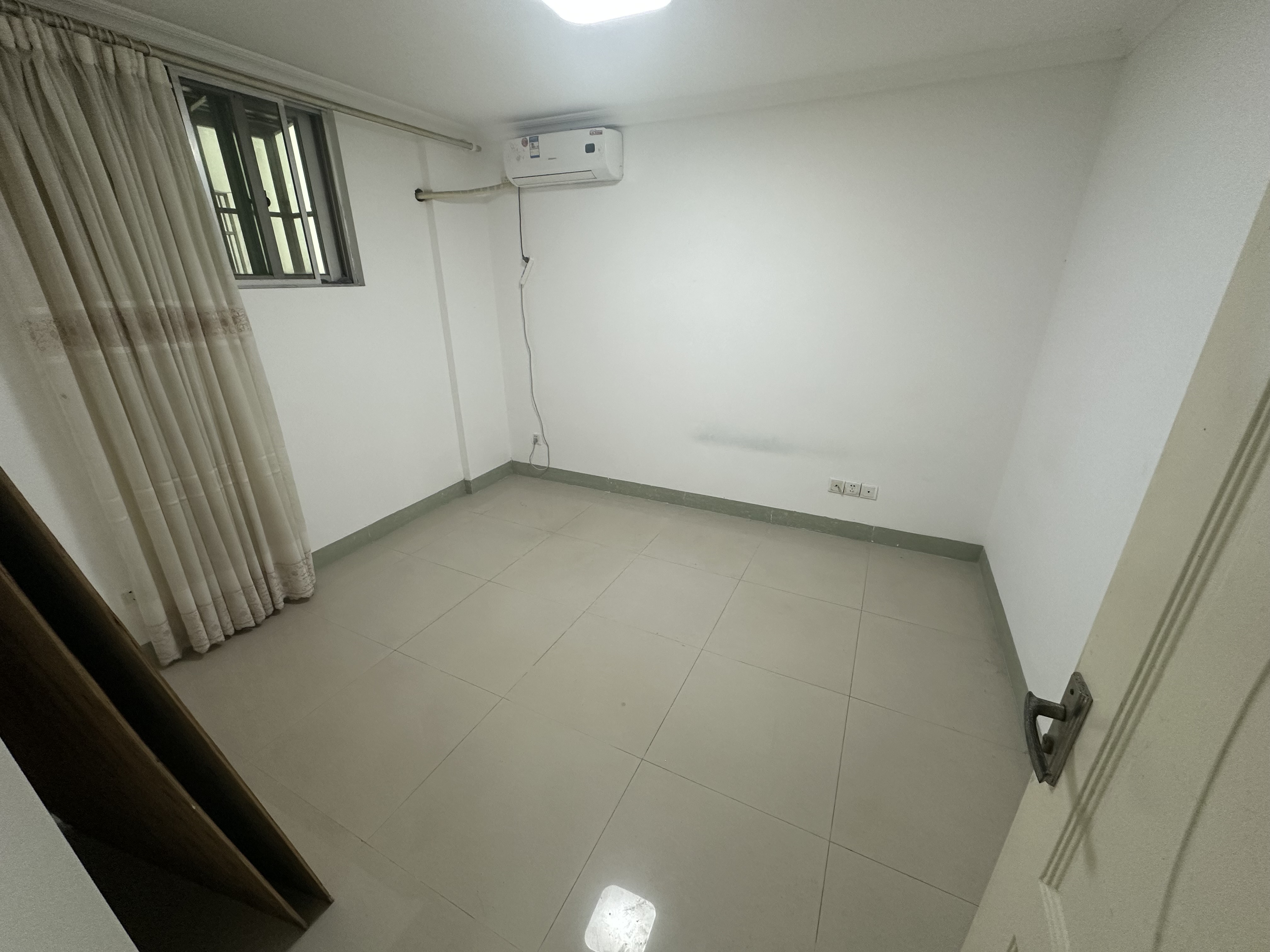 富豪大厦(富豪花园) 3室1厅1卫 2300.0元/月 富豪大厦(富豪花园) 3室1厅1卫 2300.0元/月室内图