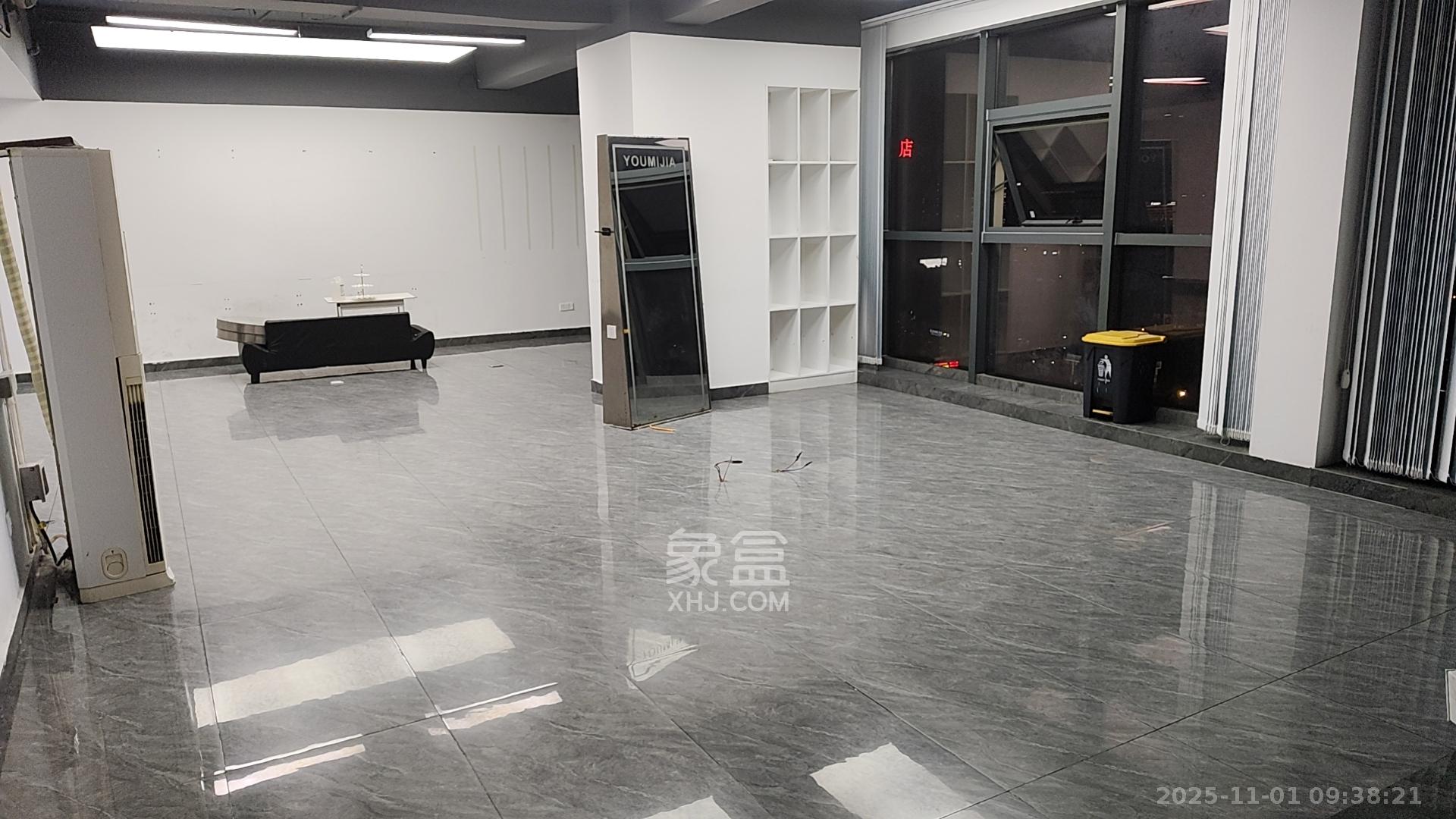 梅溪峰汇（房聚梅溪壹中心）  1室1厅1卫    4500.0元/月室内图