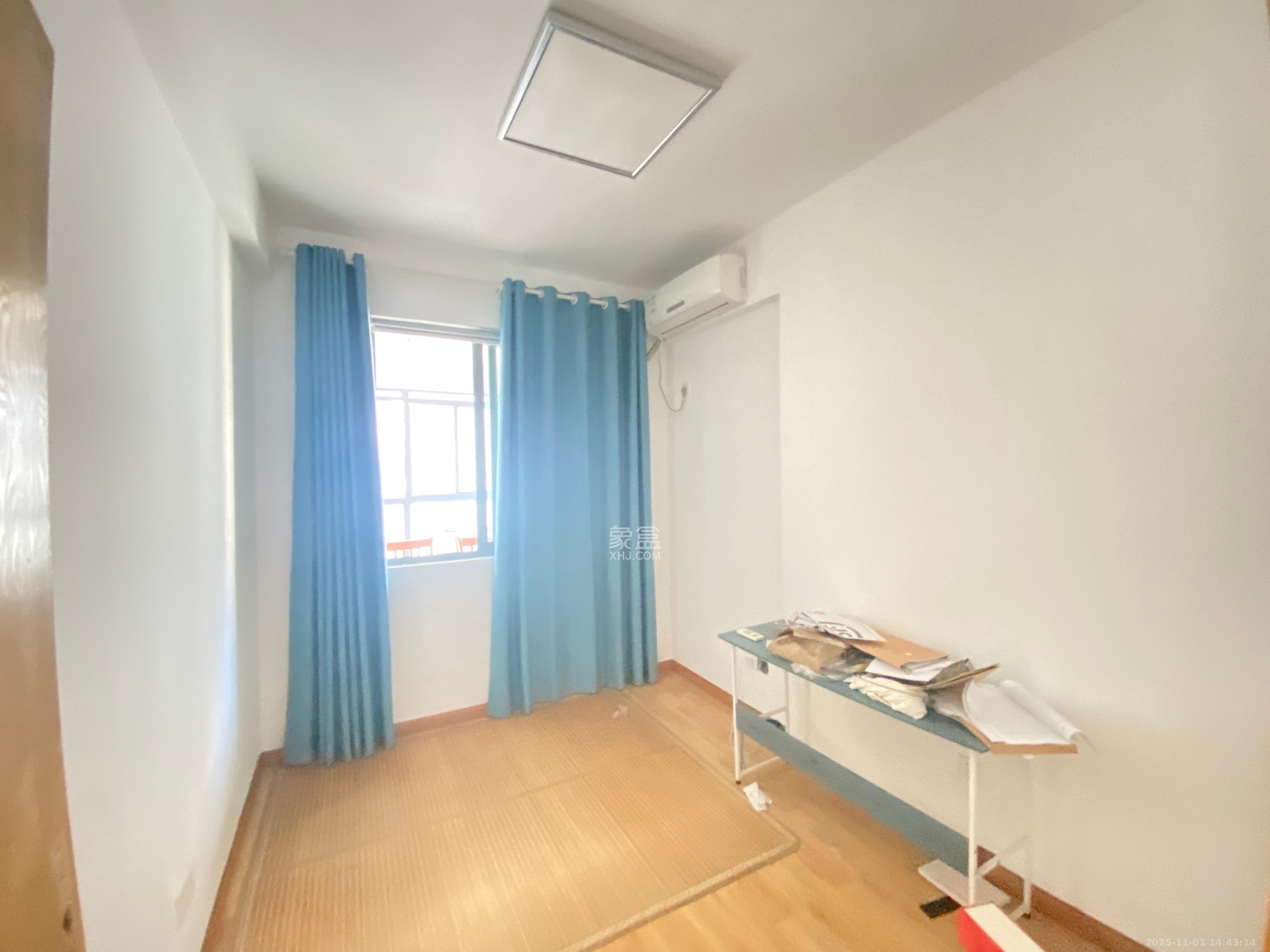 建鸿达华都（华都小户型及大华写字楼）  4室2厅2卫    4200.0元/月室内图